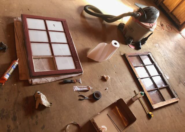 BROKEN WINDOW PANE REPLACEMENT