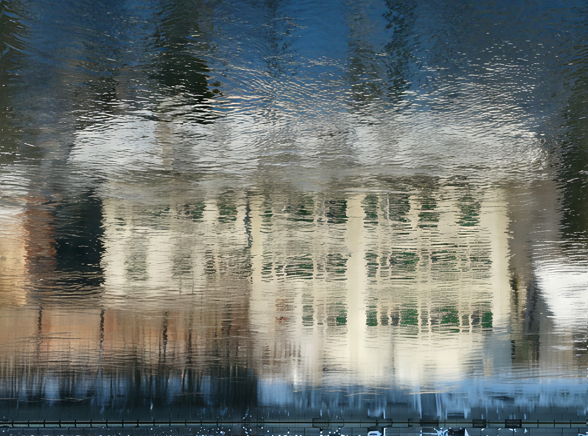 Spiegelung in der Aare