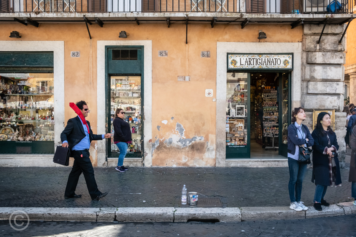 Living statue in the Piazza Navona, Rome