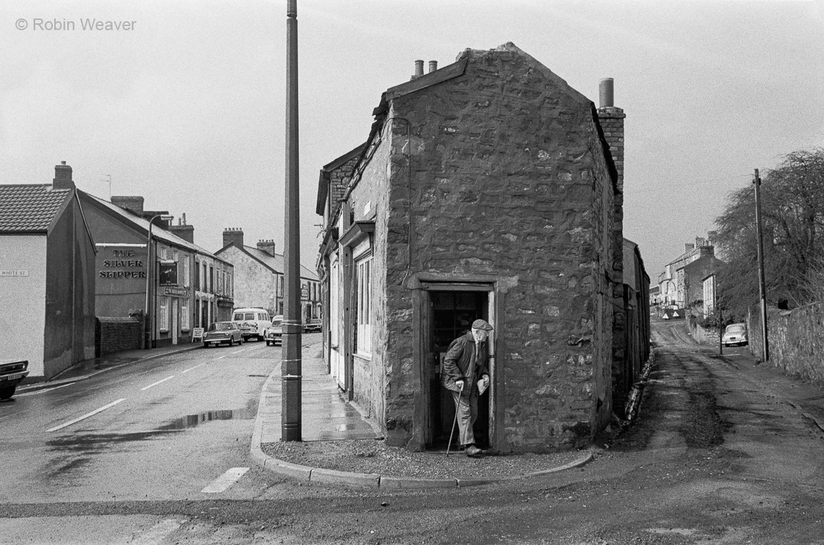 Cobbler's shop on the corner of Llewellyn Street and Pant Road, Dowlais, 1983