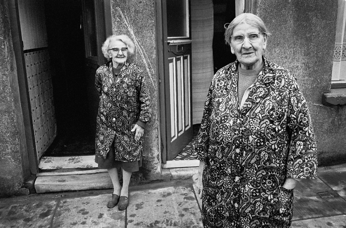 Neighbours in Blaencwm, Rhondda Fawr, 1973