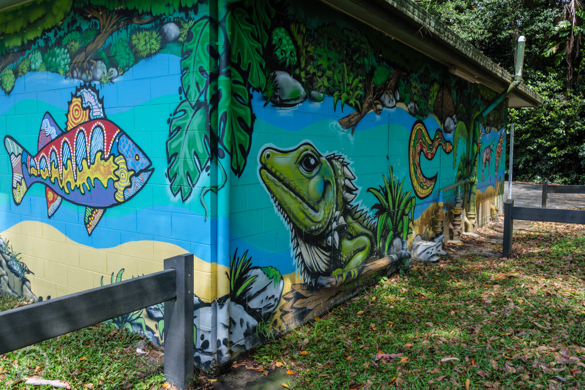 Murals by local indigenous artists featuring Queensland wildlife, Mossman, Australia