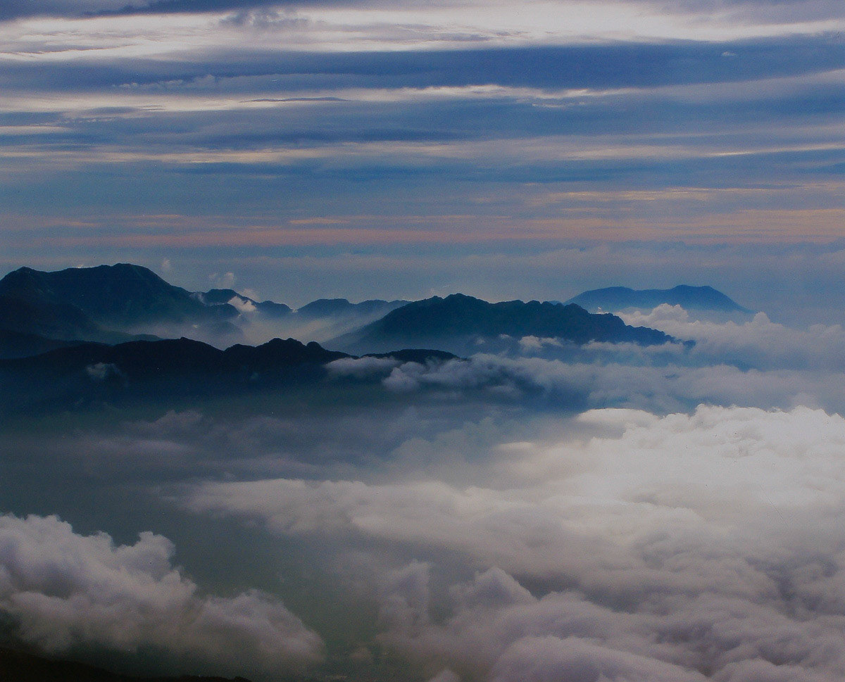 高橋　寿子「白馬山麓にて」会員