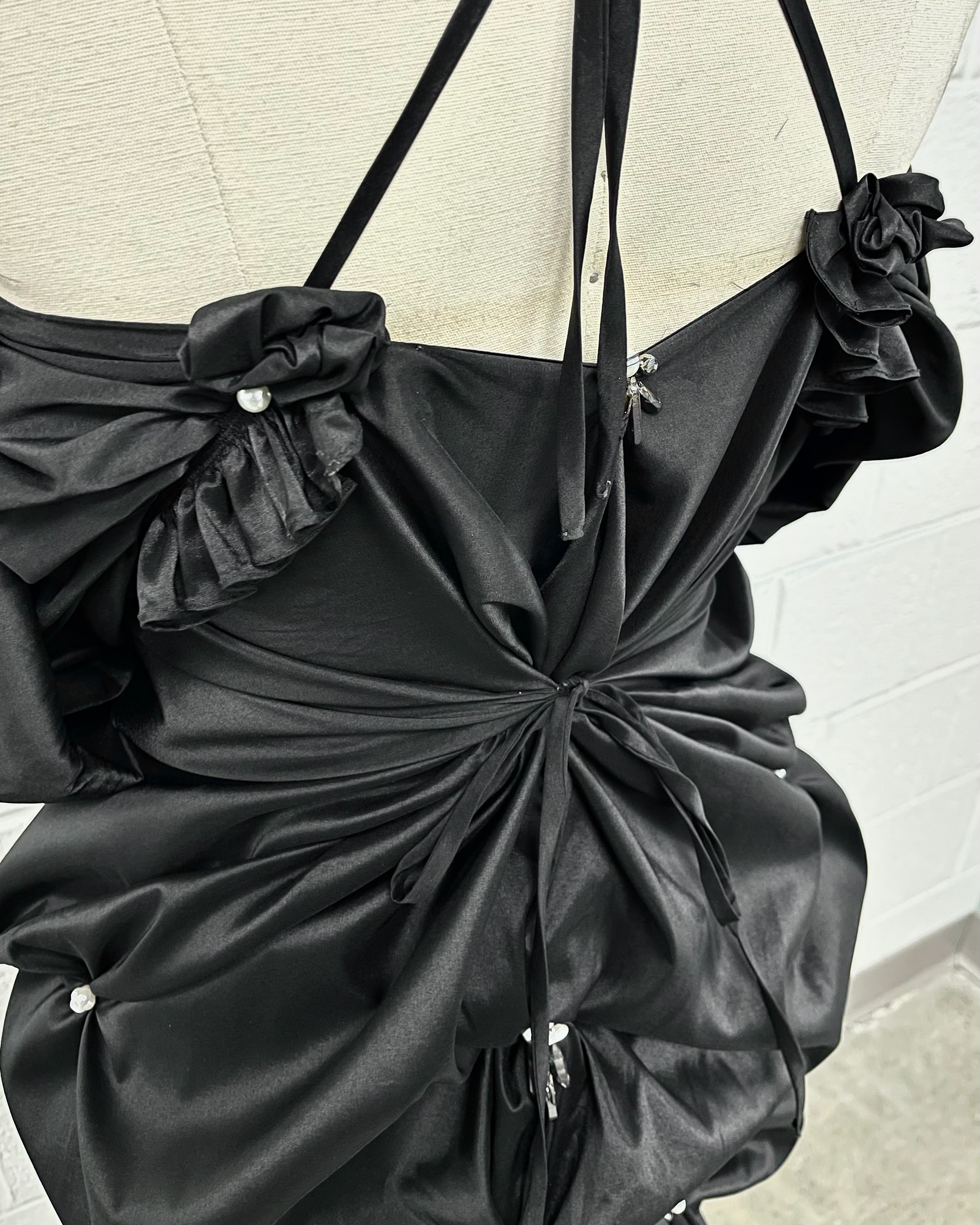 No-cut Dress, Back Close-up