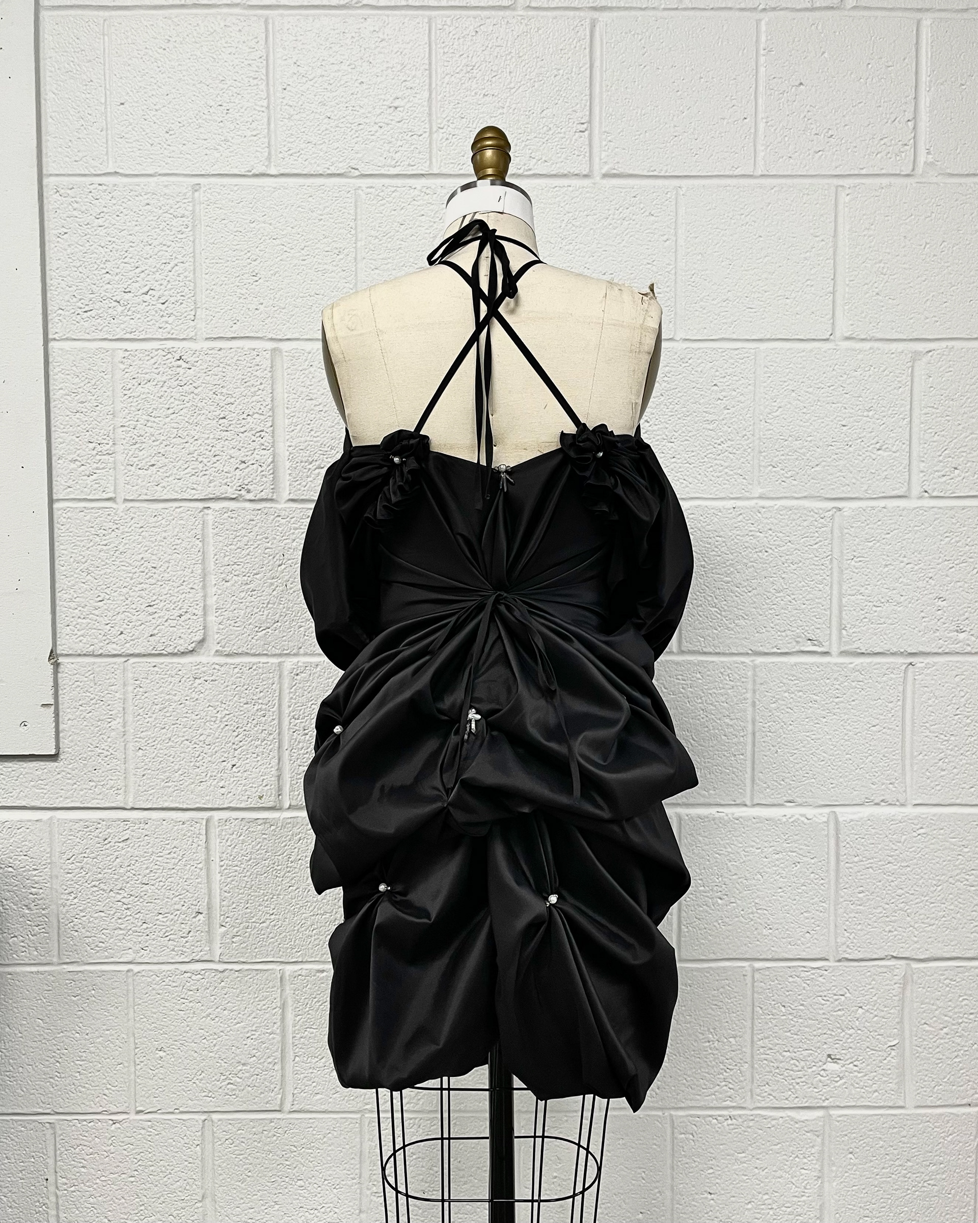 No-cut Dress, Back