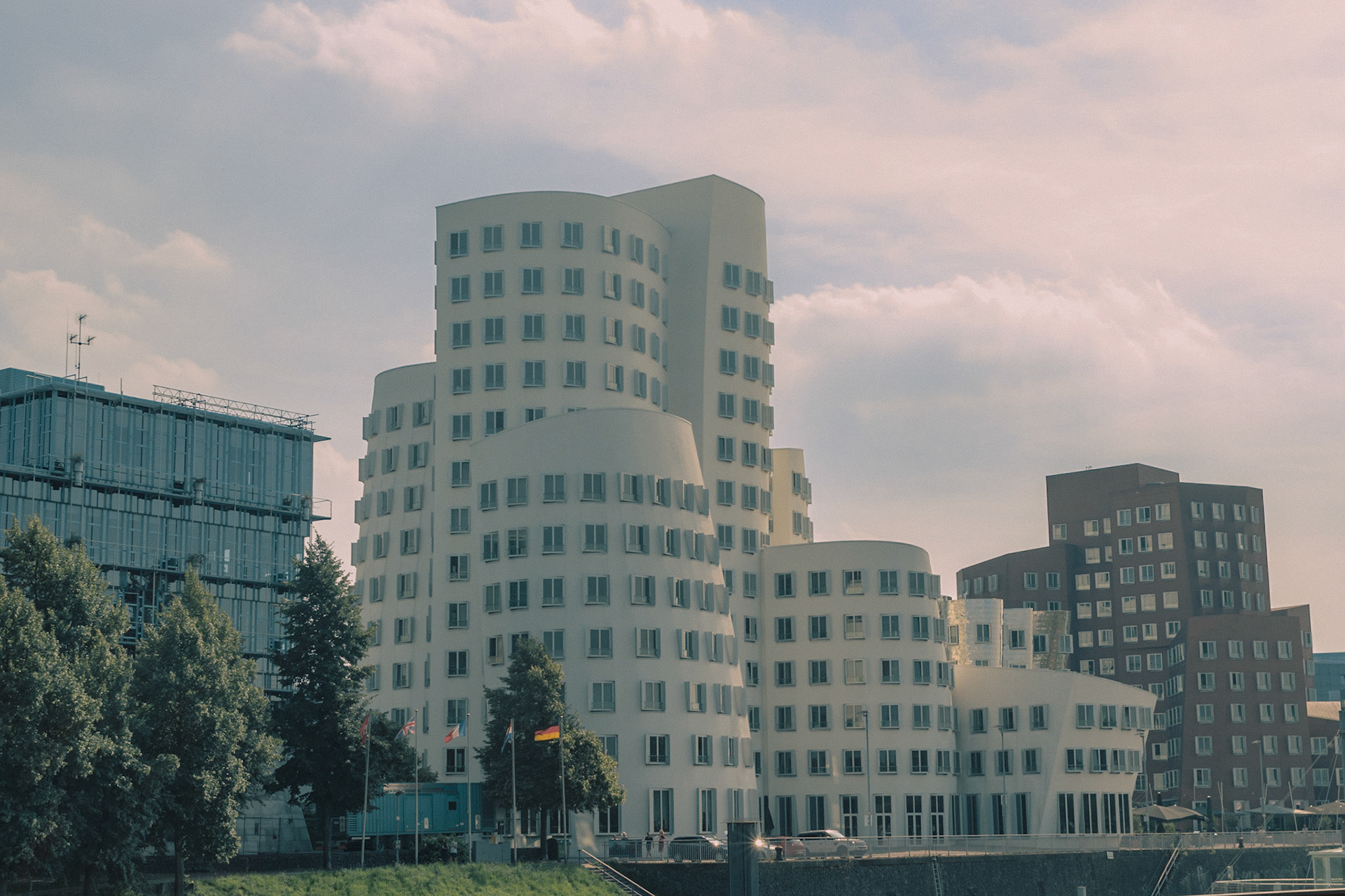 Die Gehry-Bauten im Medienhafen