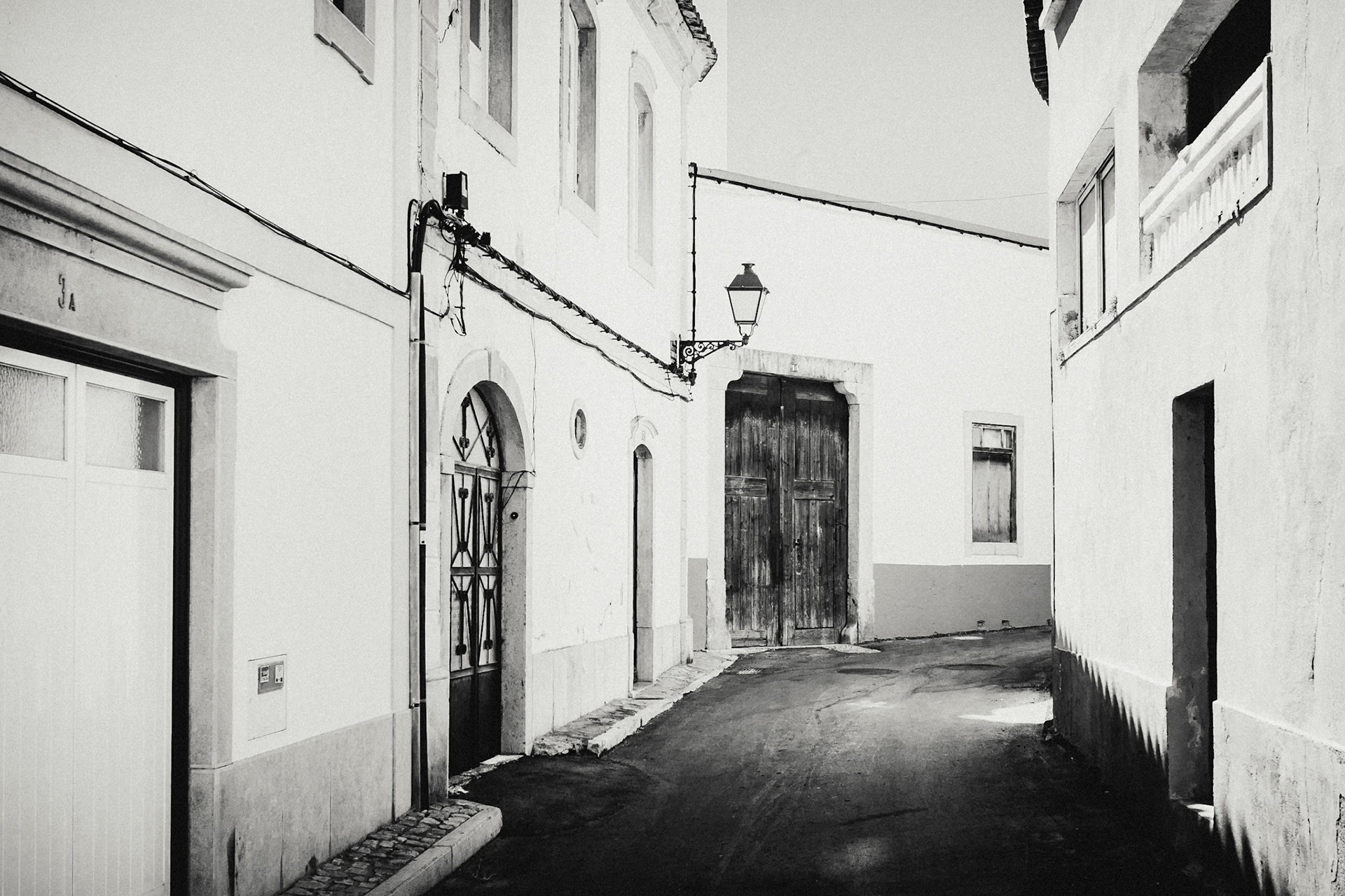 Einsame Gasse in Estoi