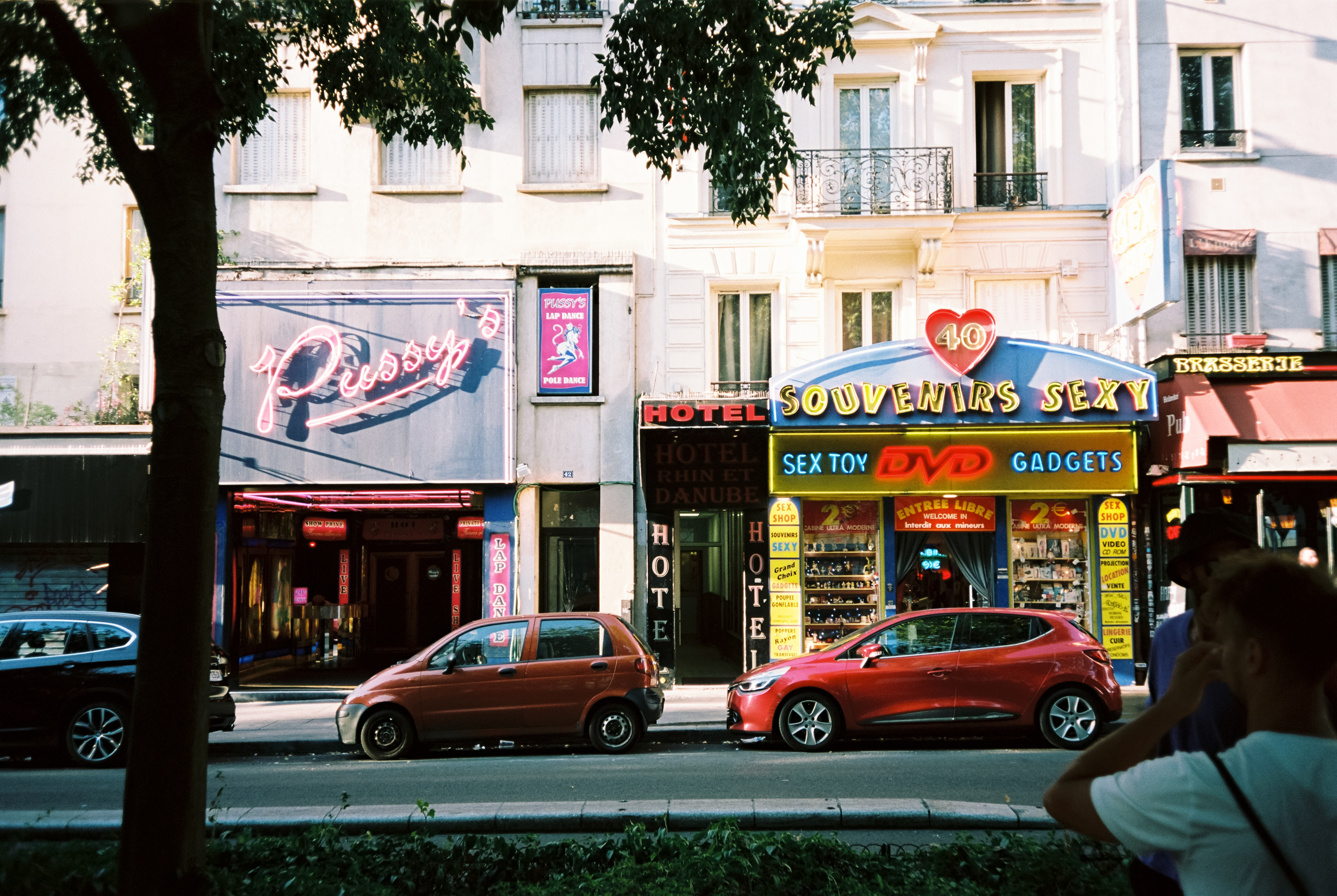 Sexy Souvenirs - Boulevard de Clichy