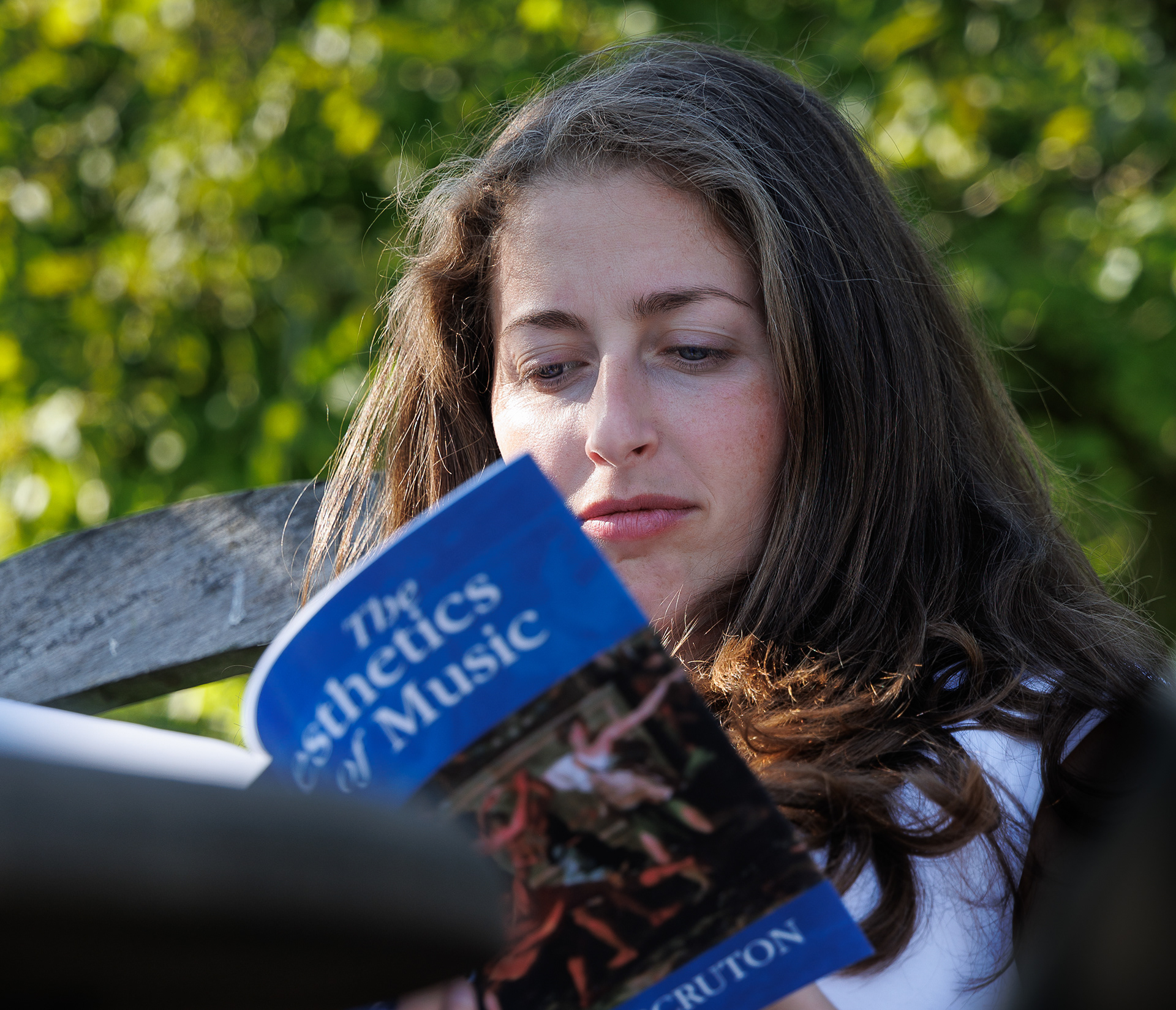 Renata reads about the aesthetics of music