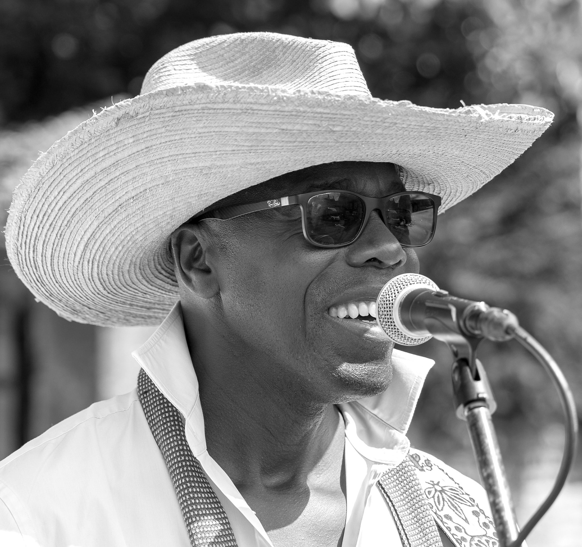 Cool busker in Fairford marketplace