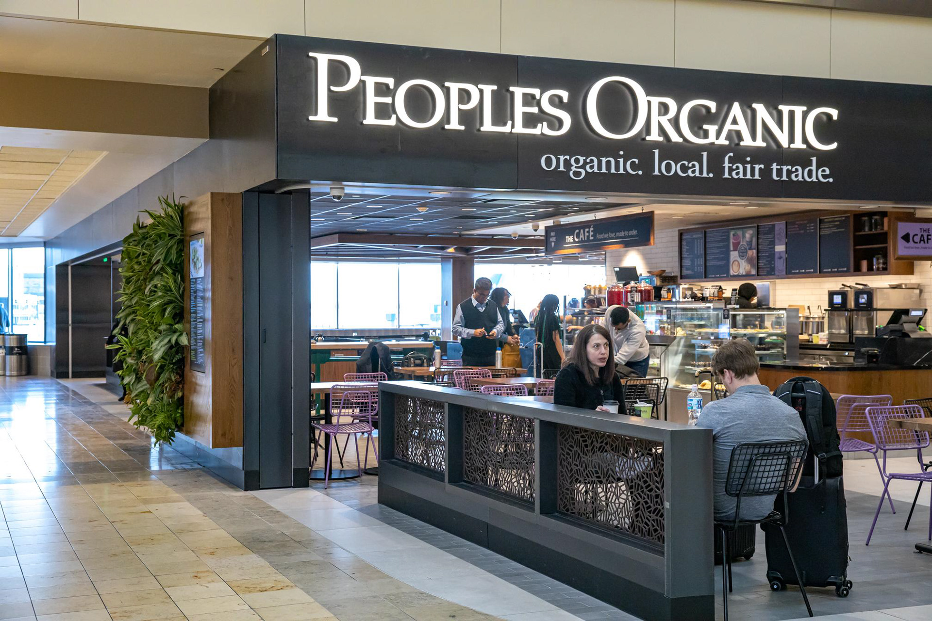 Peoples Organic at Minneapolis−Saint Paul International Airport