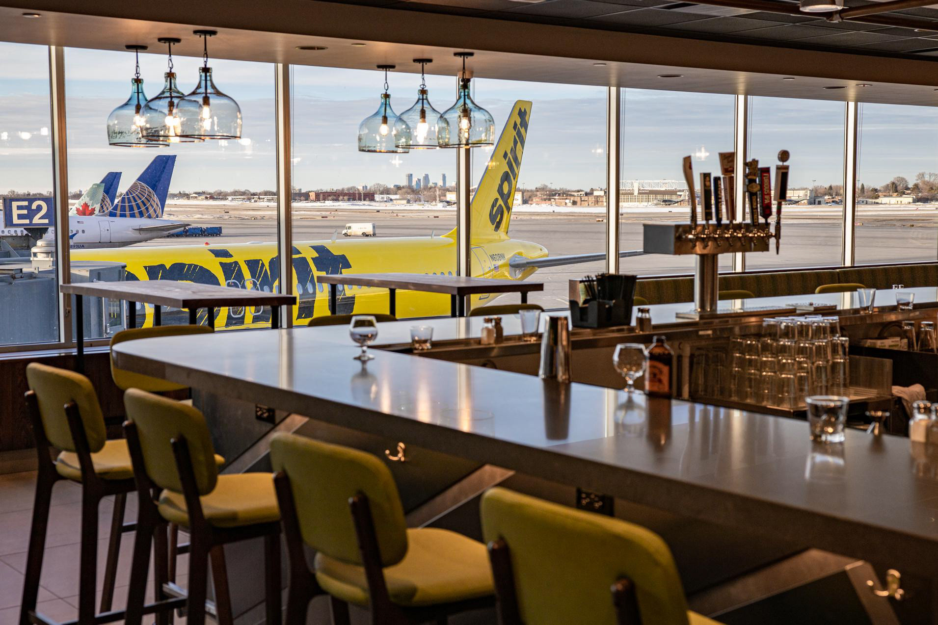 Peoples Organic at Minneapolis−Saint Paul International Airport