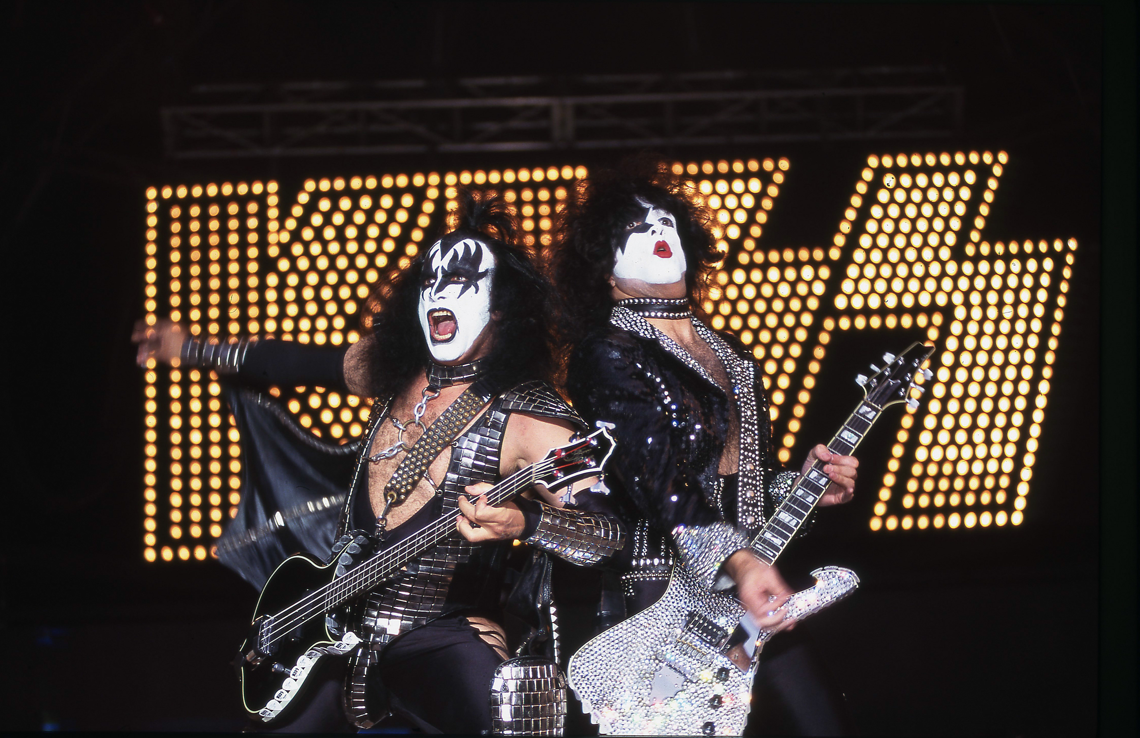 KISS