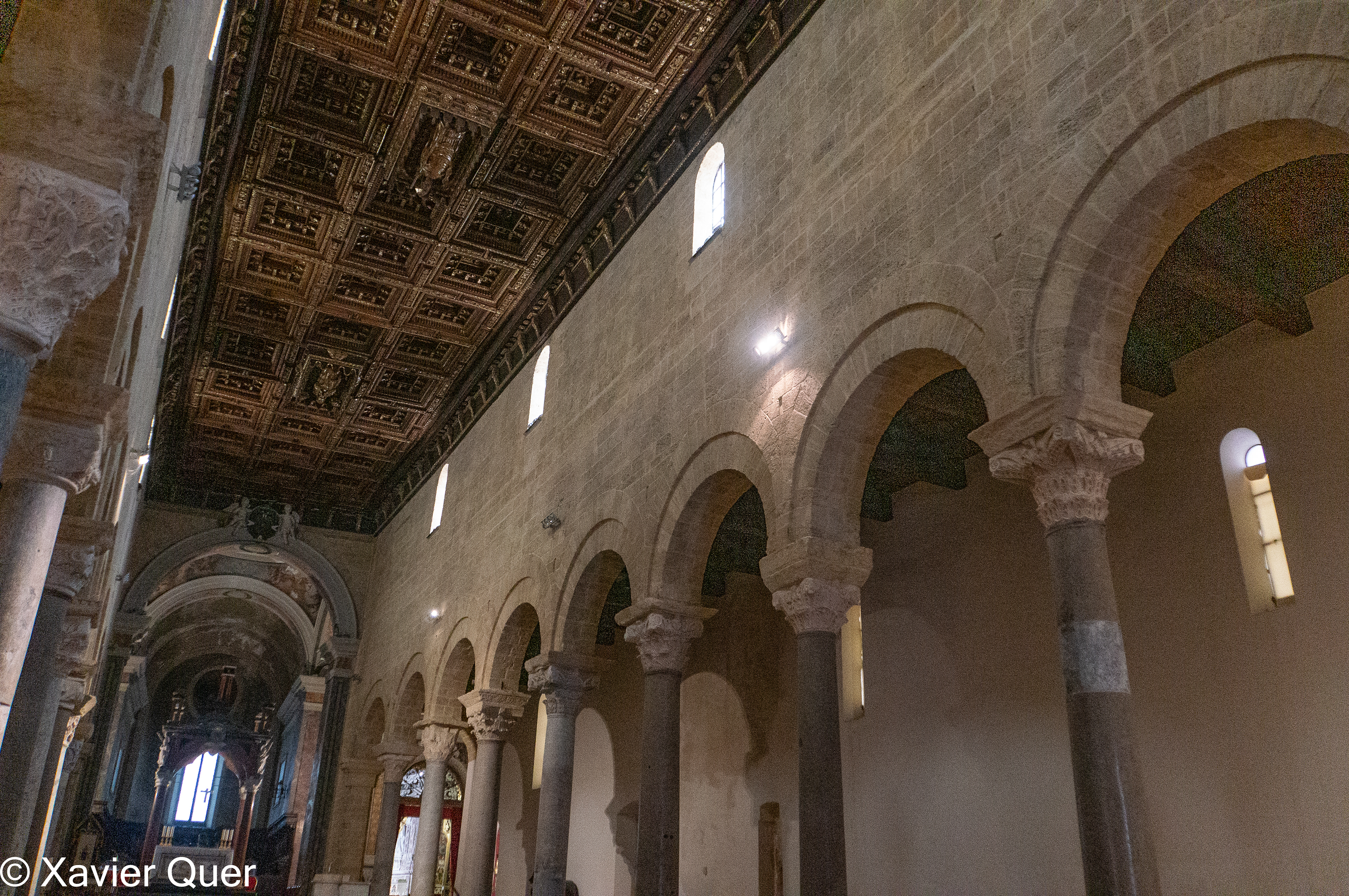 Interior de la catedral de San Cataldo, Taranto