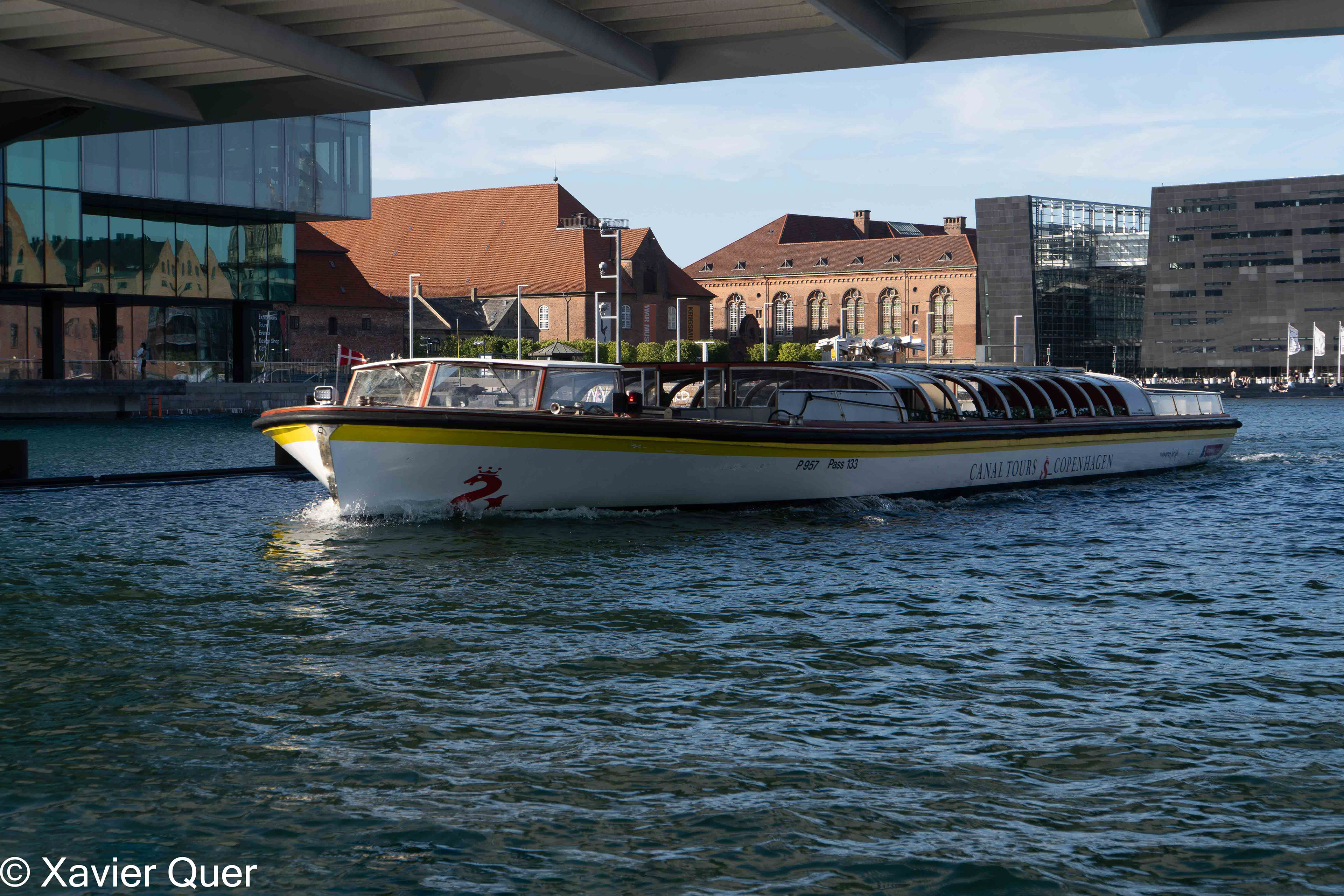 Excursió amb vaixell pels canals de Copenhaguen.