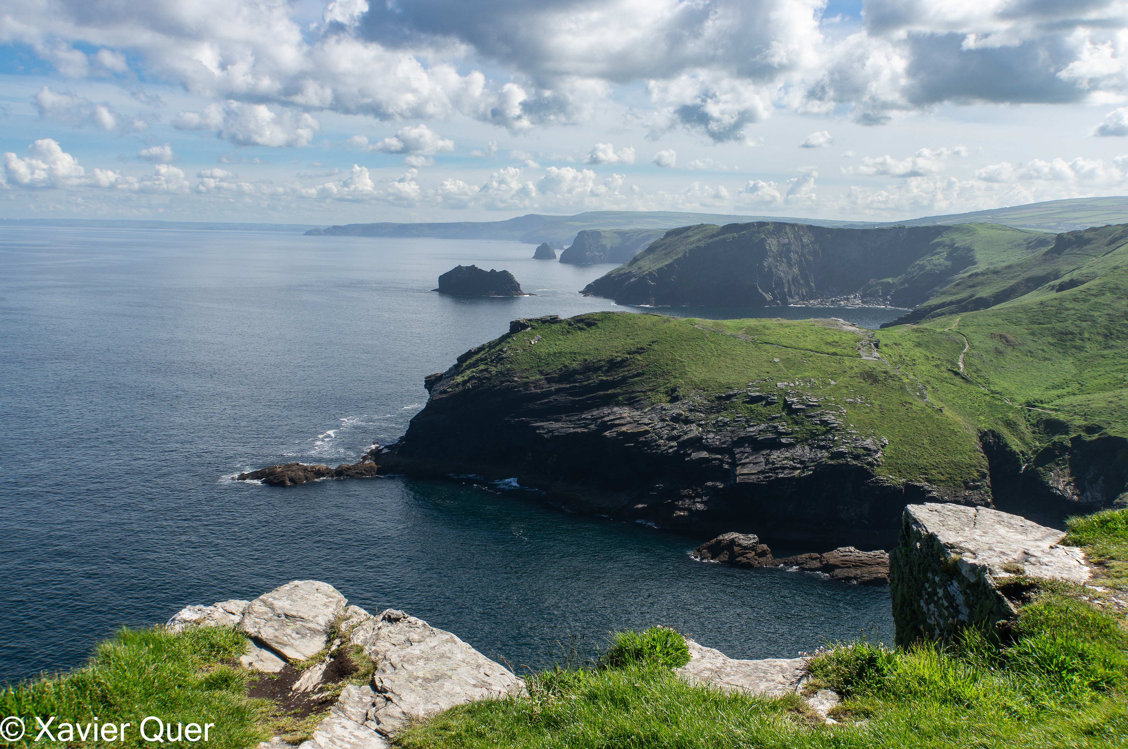 Vista de la costa i els penya-segats des de Tintagel