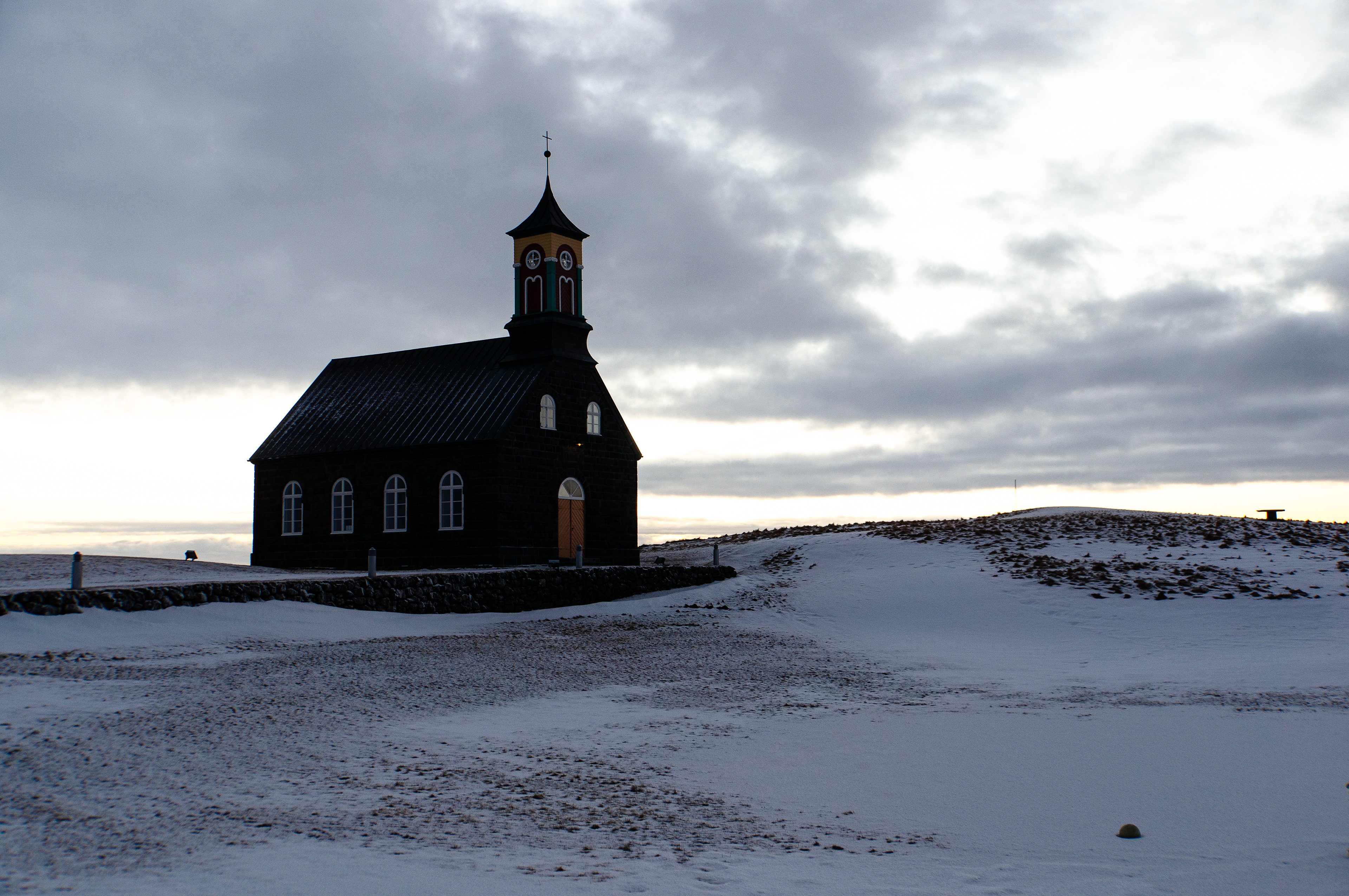 Església de pedra negra de Hvalnes (Islàndia)