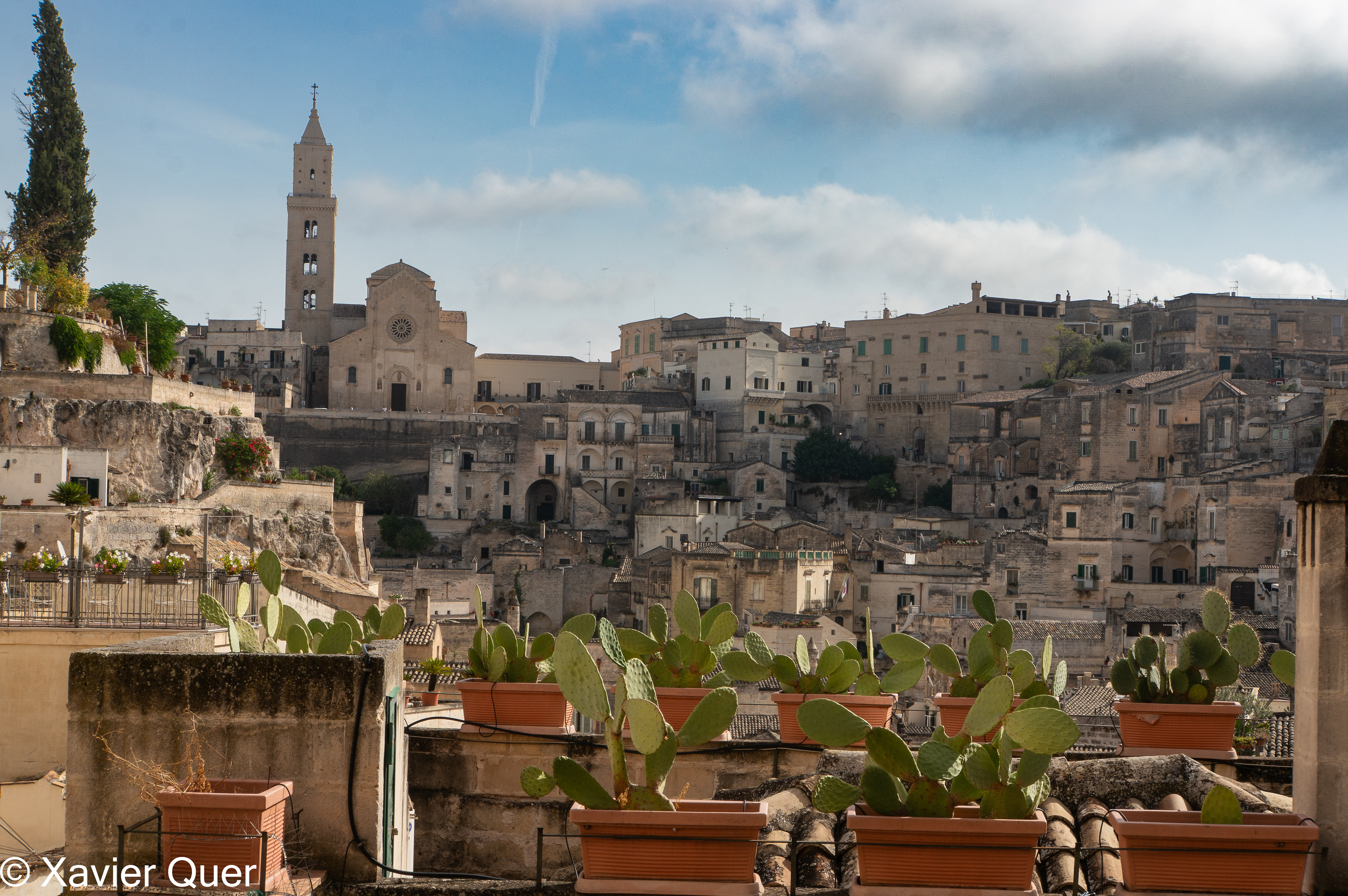 Matera (al fons, la catedral)