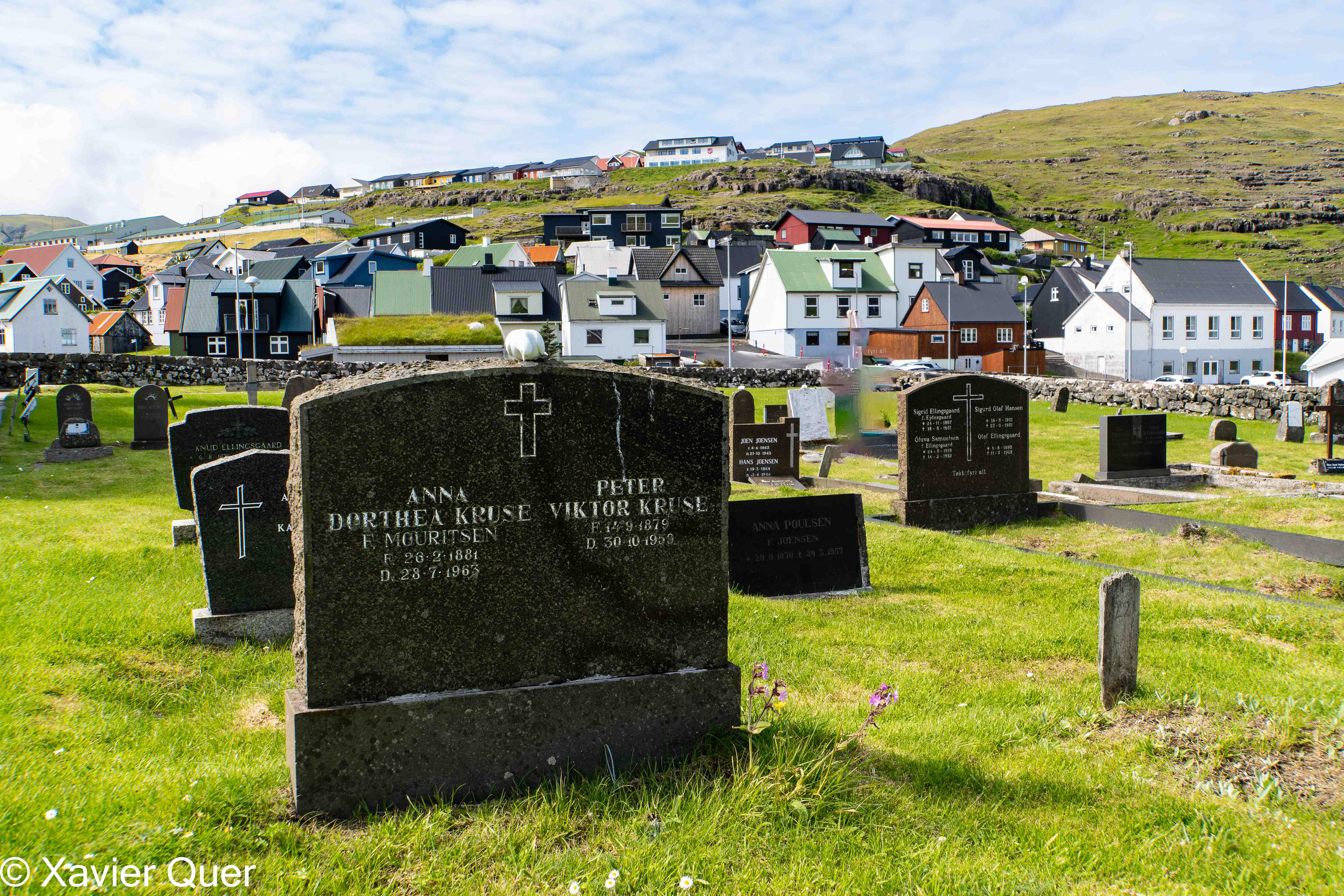Cementiri i població d'Eidi, Illes Fèroe.