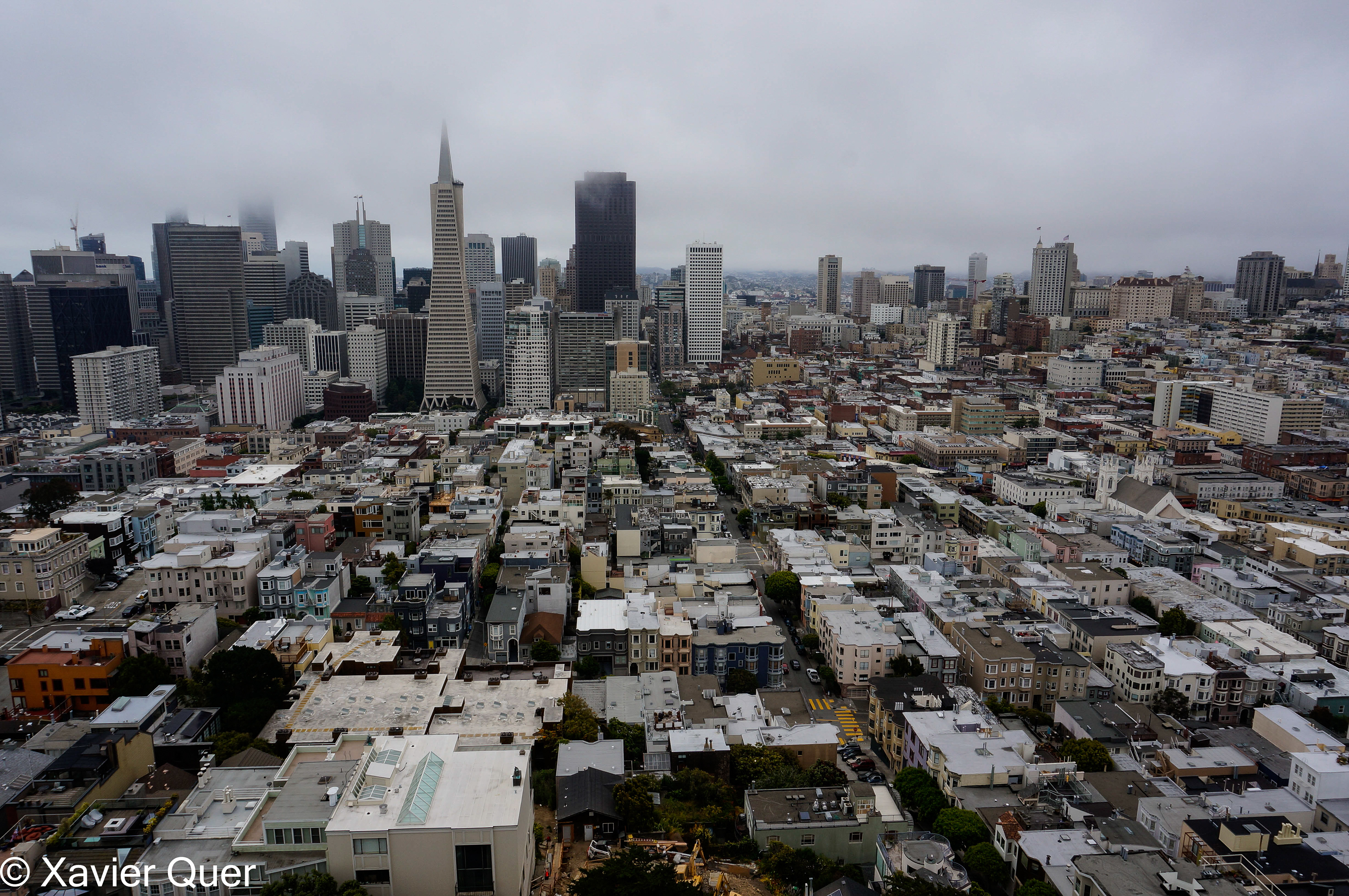 Vista sobre San Francisco amb boira, com és habitual. Califòrnia