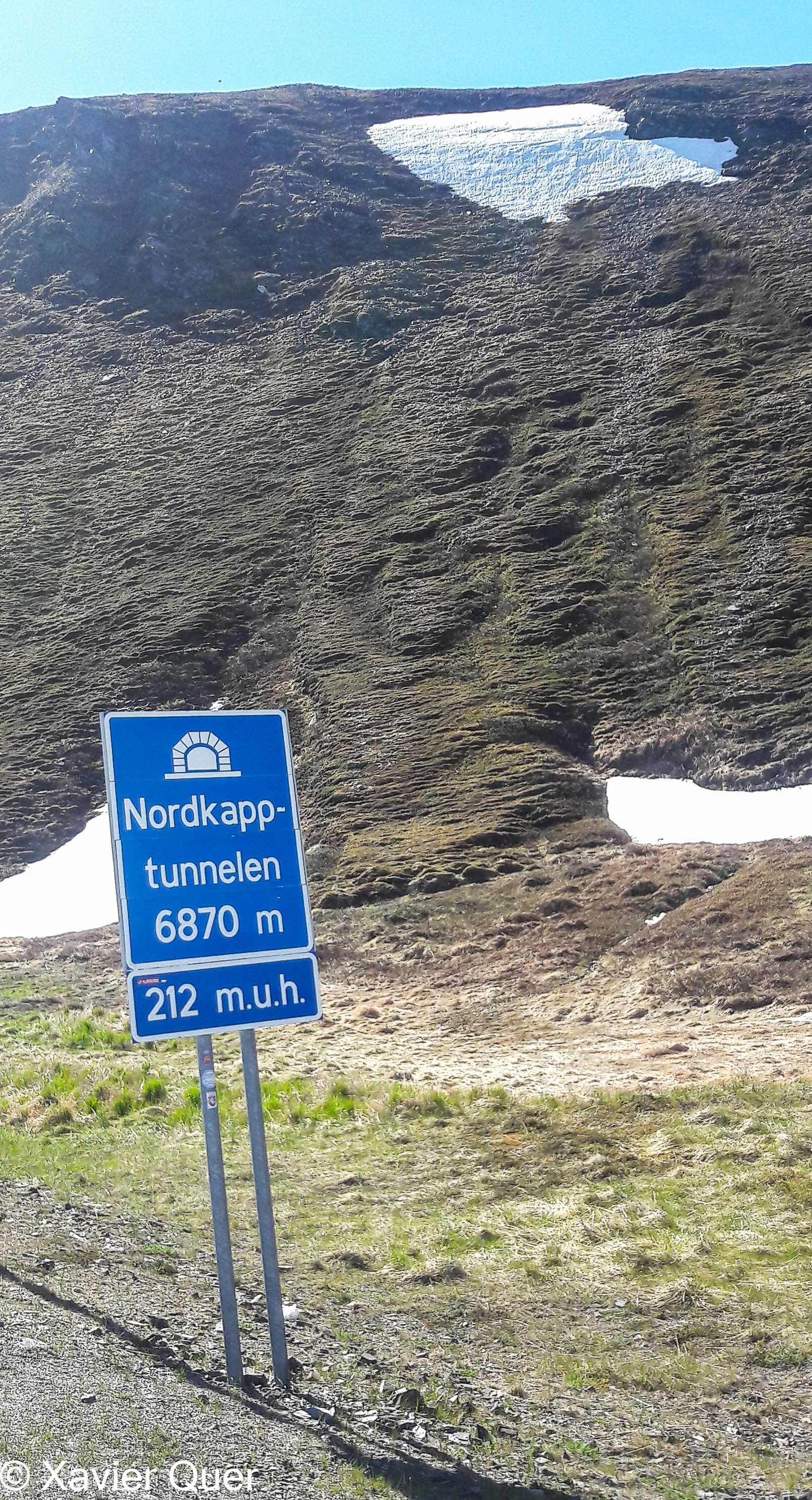 El Cap Nord està en una illa i per arribar-hi cal passar un túnel sota el mar de quasi 7km