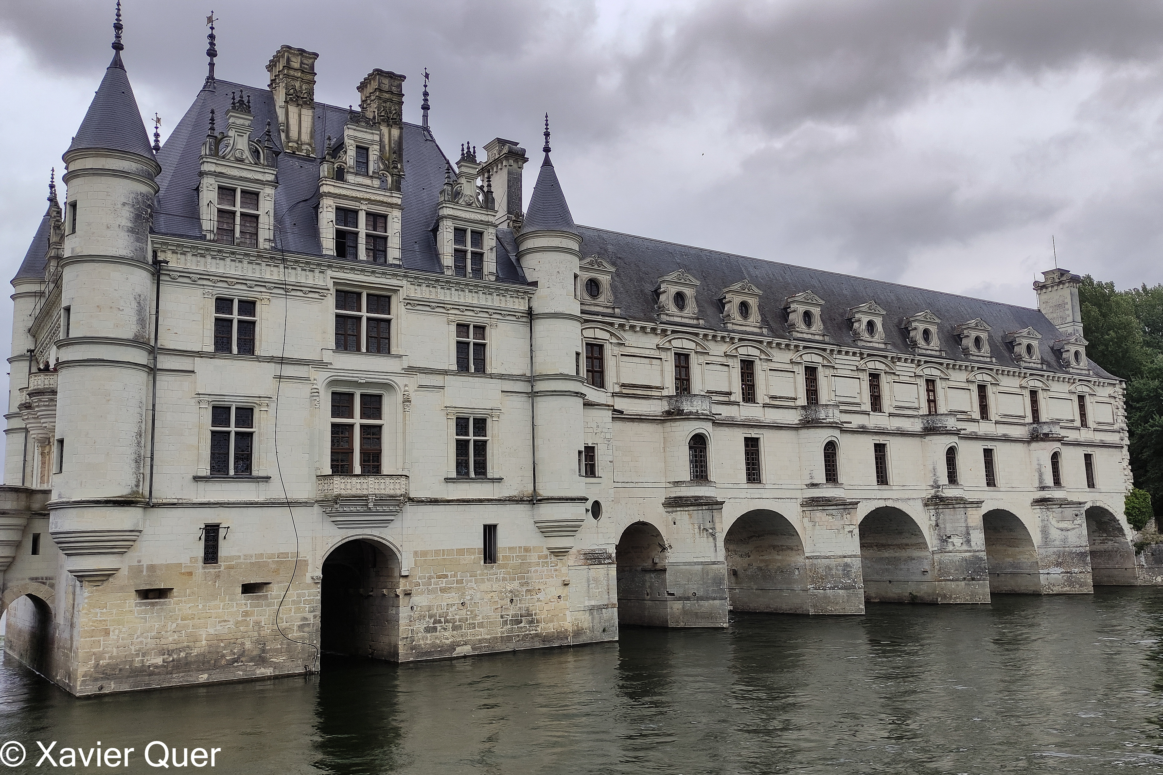 Castell de Chenonceau, construït sobre el riu Cher