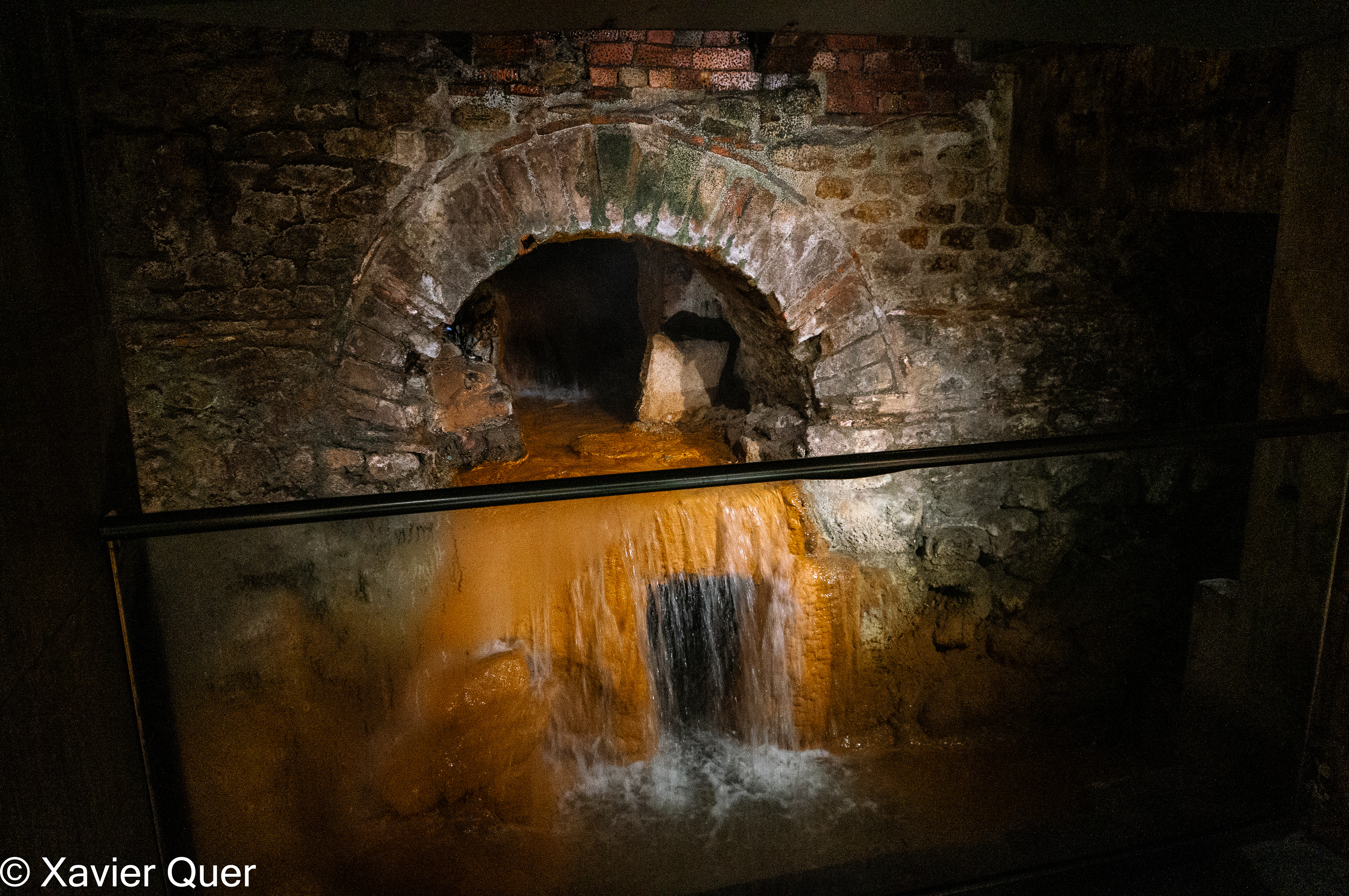 Mina d'aigua calenta per als banys, Bath