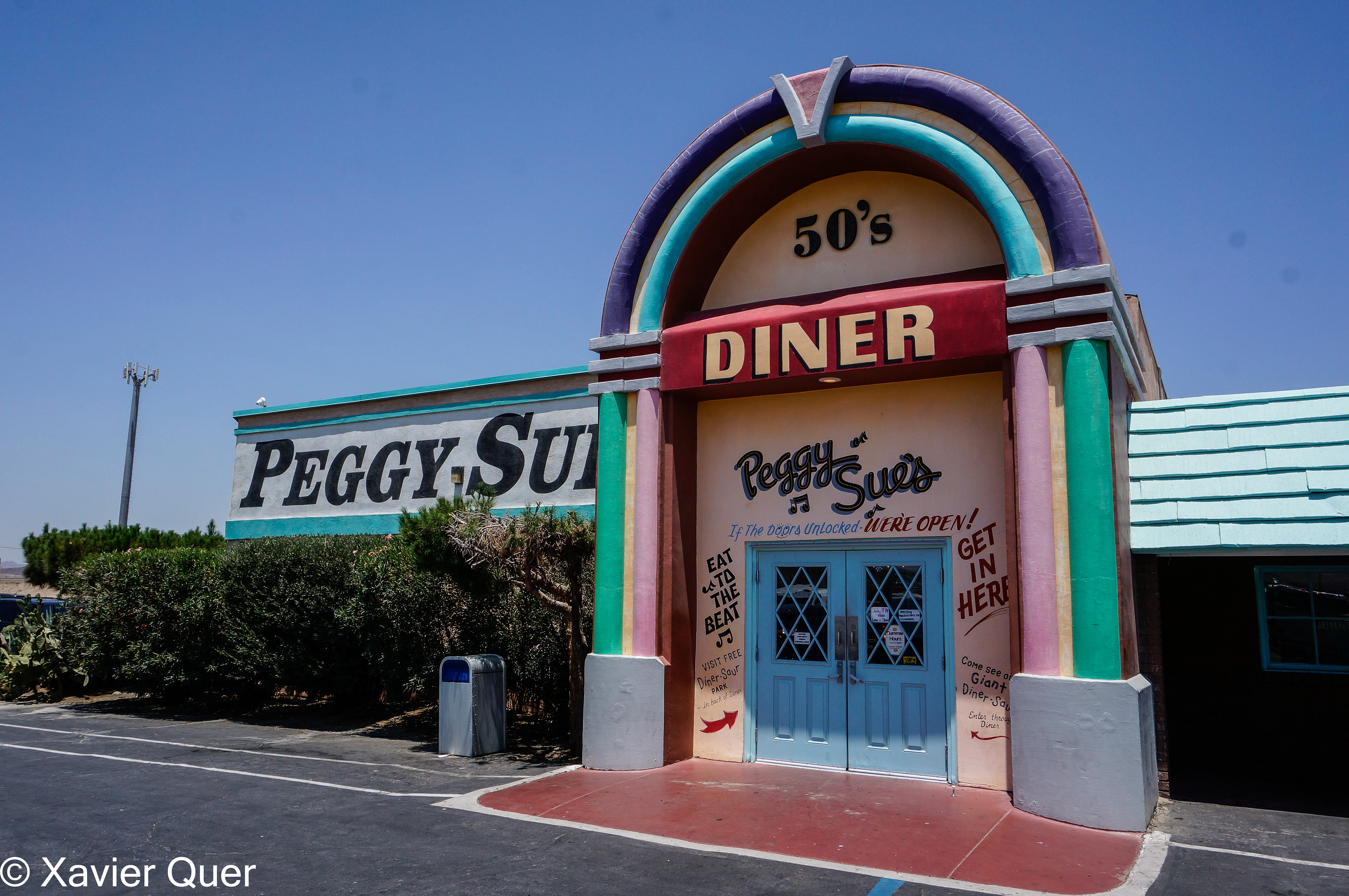 El restaurant Peggy Sue, Califòrnia