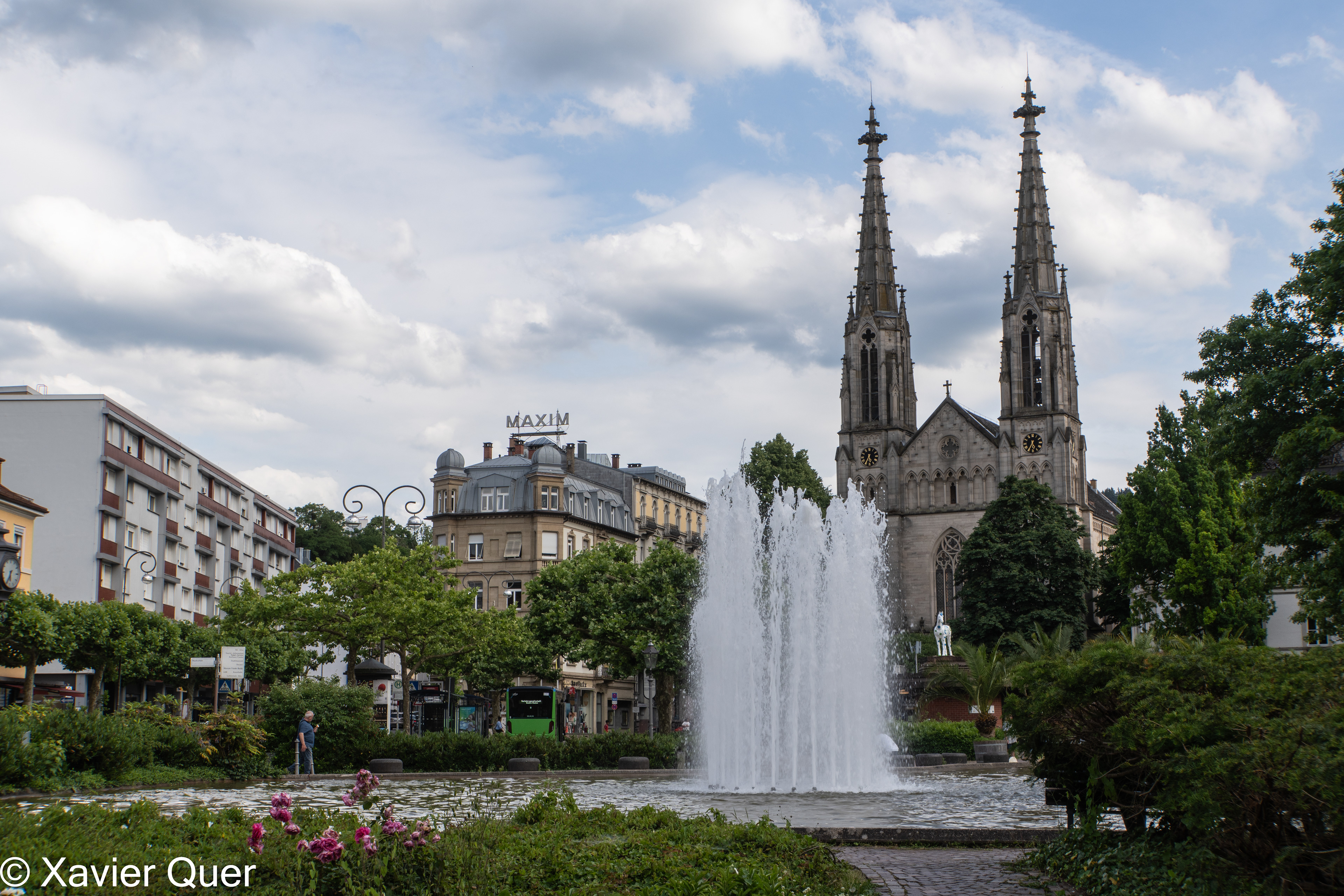 La plaça Kongresshaus i la Stadtkirche, Baden-Baden, Baden-Württenberg