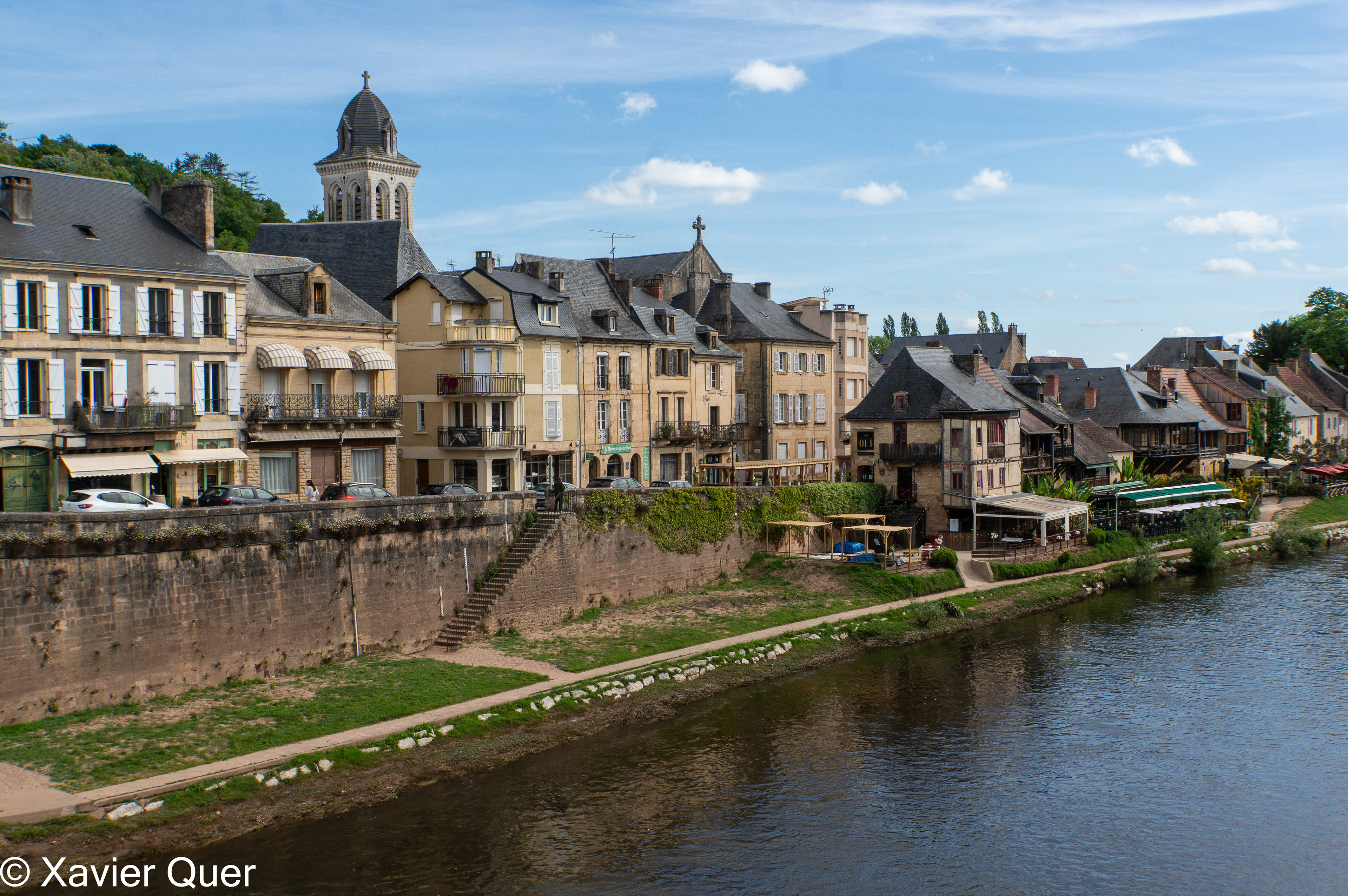 Montignac i el riu Vézère des del Pont Vieux, Montignac, Dordonya, França