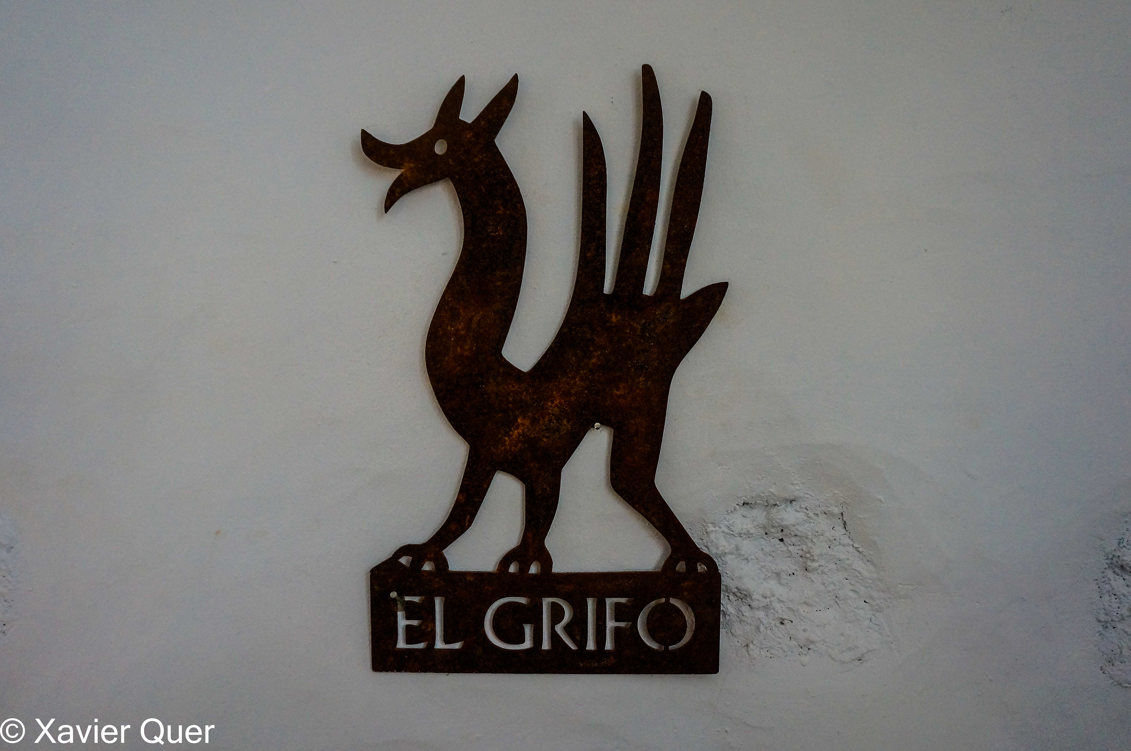 Accés al celler El Grifo, La Gería