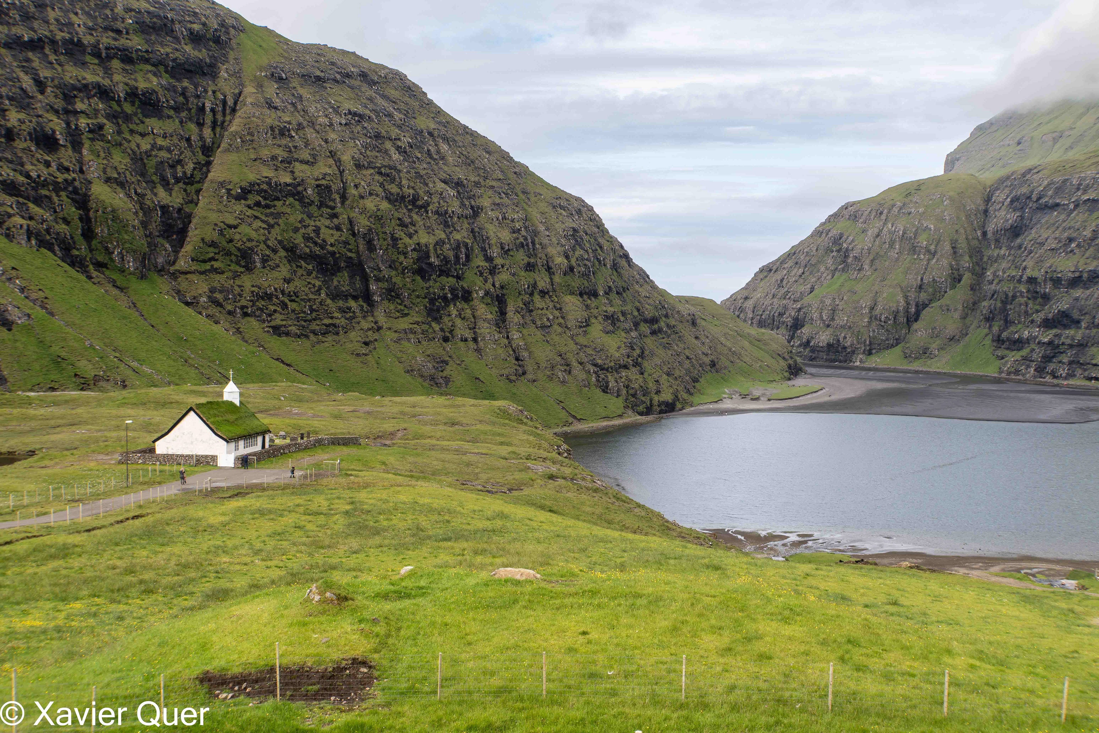 Església i badia de Saksun, Illes Fèroe.
