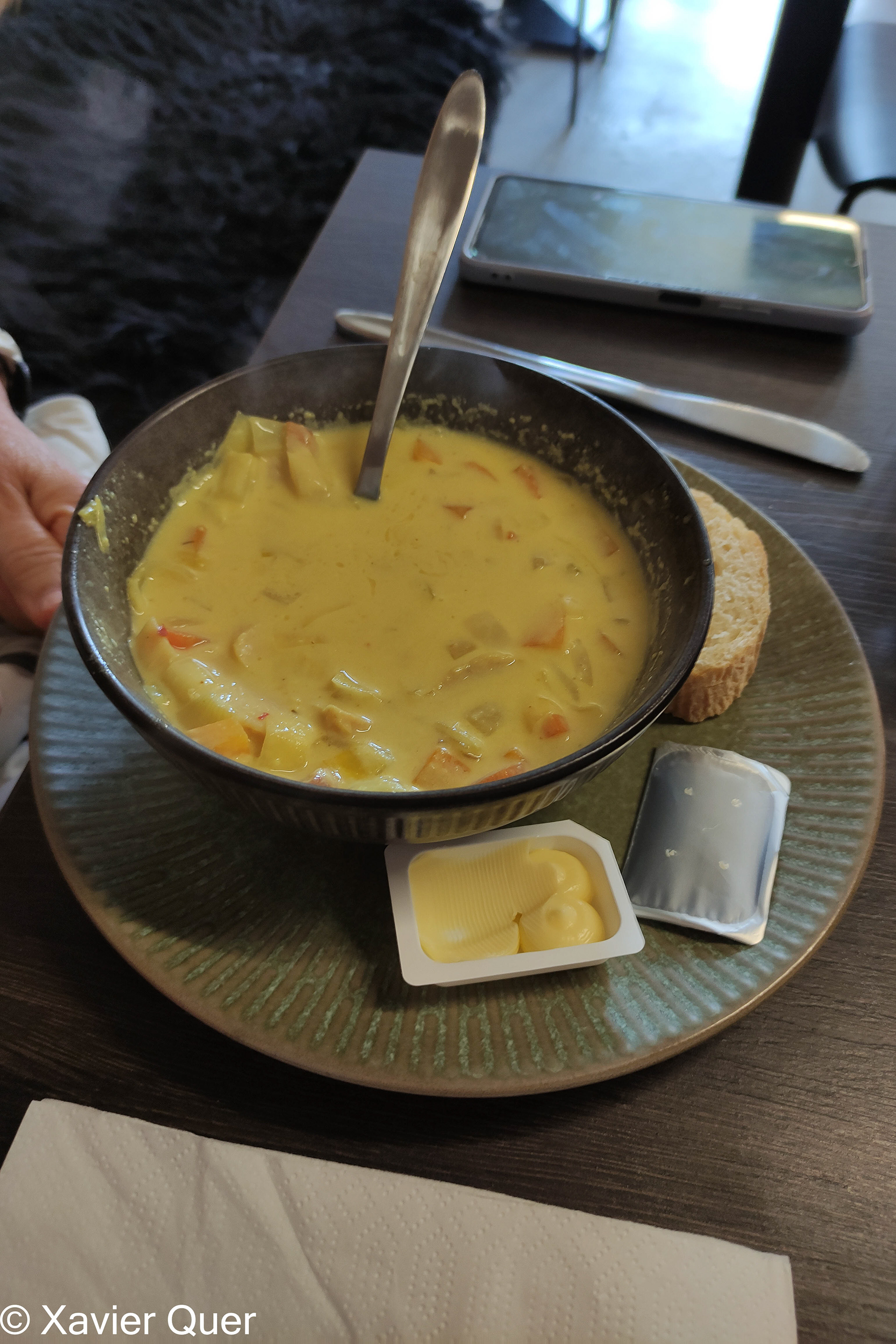 Sopa de pollastre del Café Sófia a Tjornuvik, Illes Fèroe.
