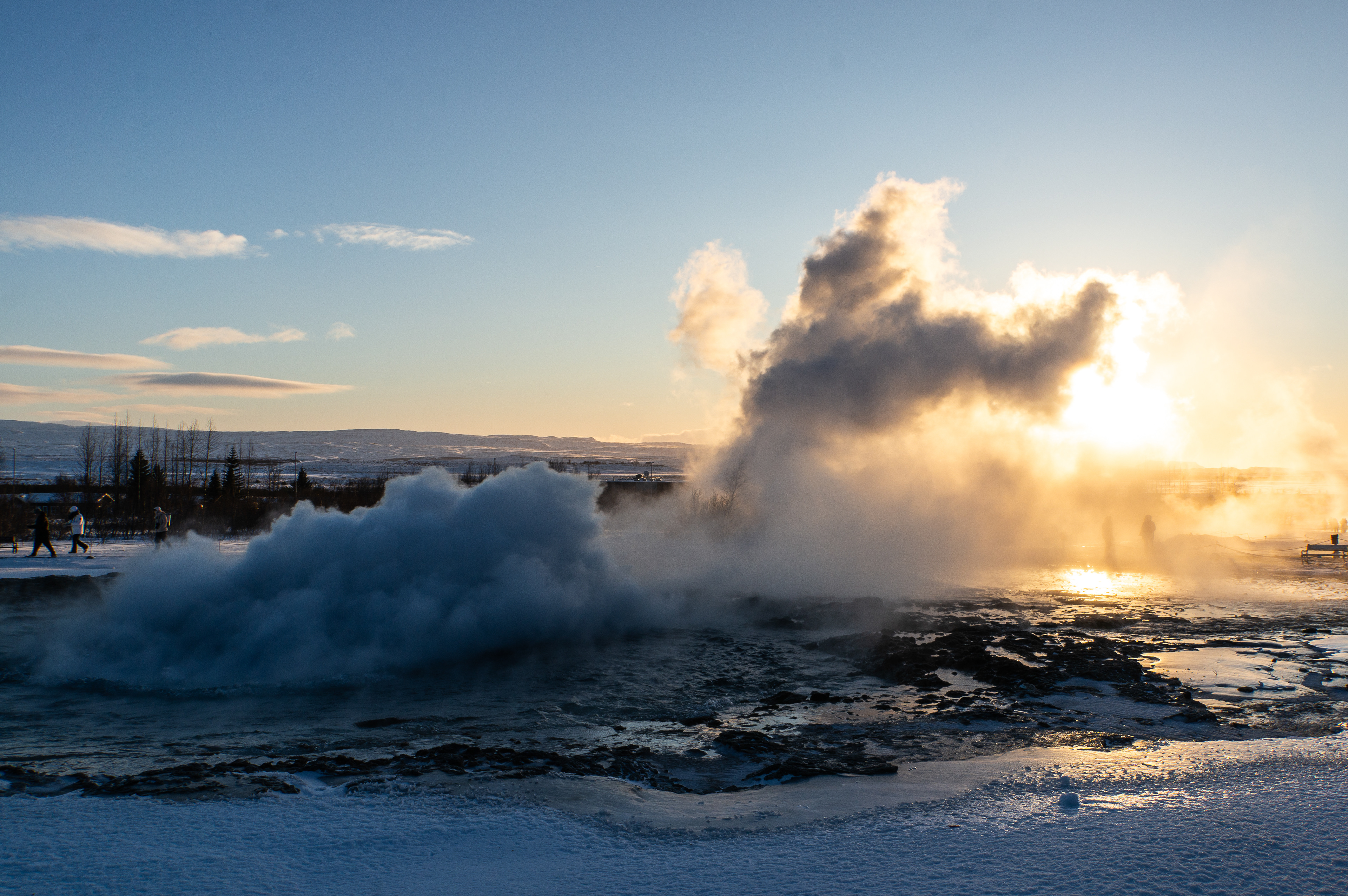 El guèiser just després de l'erupció. Geysir (Islàndia)