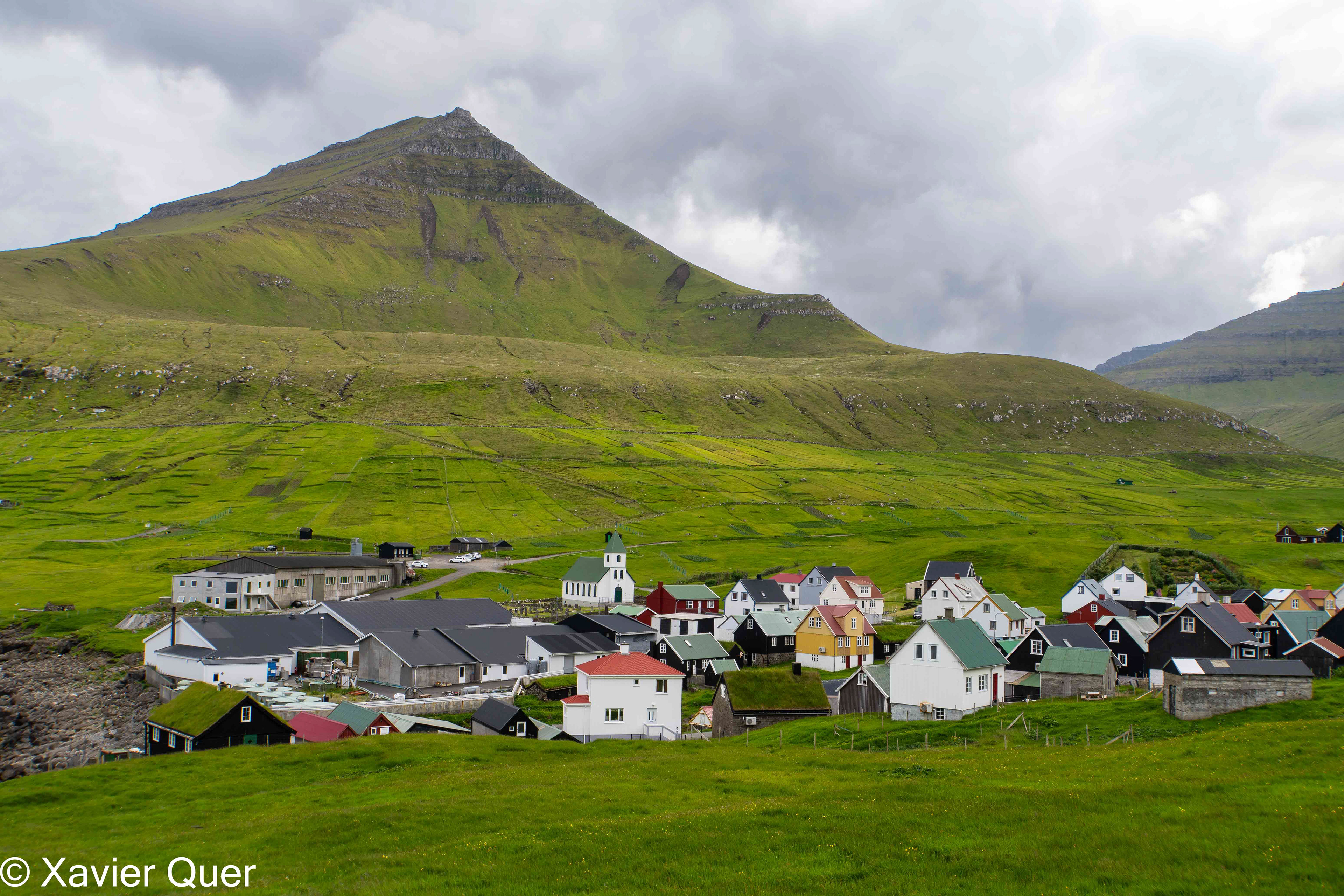 Vista general de la població de Gjogv, Illes Fèroe