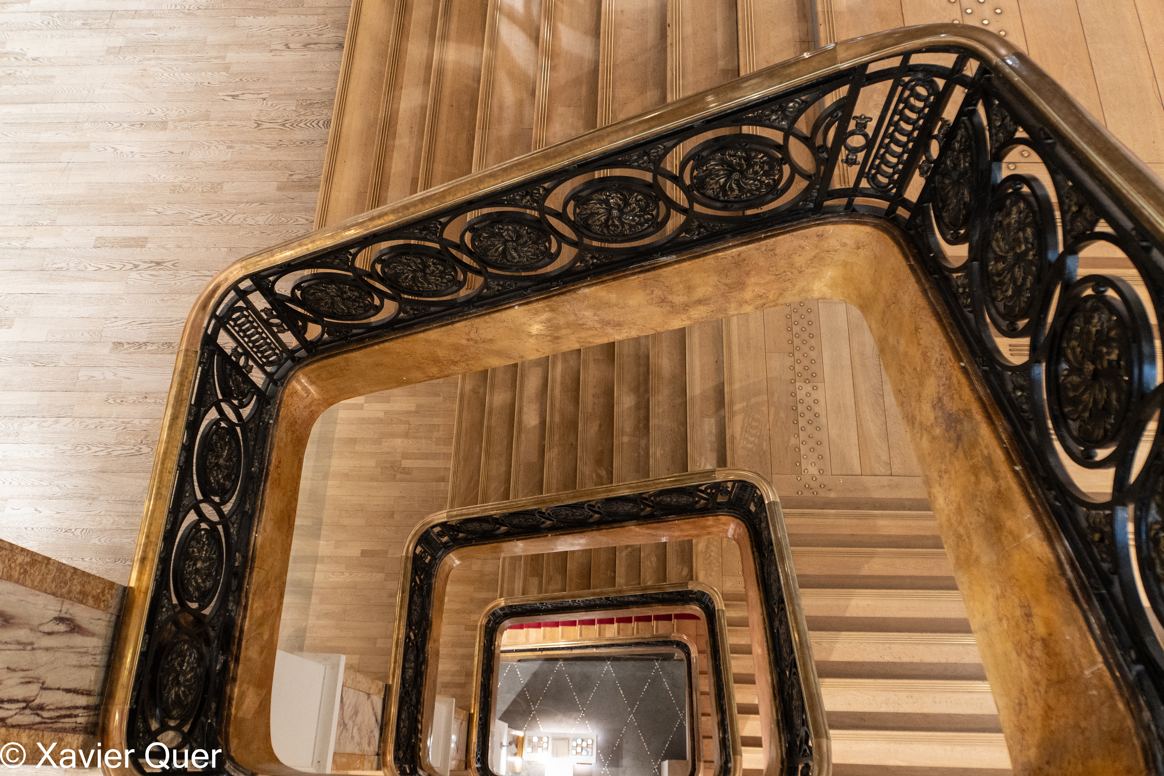 Escala principal de les Galeries Lafayette, Estrasburg (Bas Rhin, Grand Est, França)