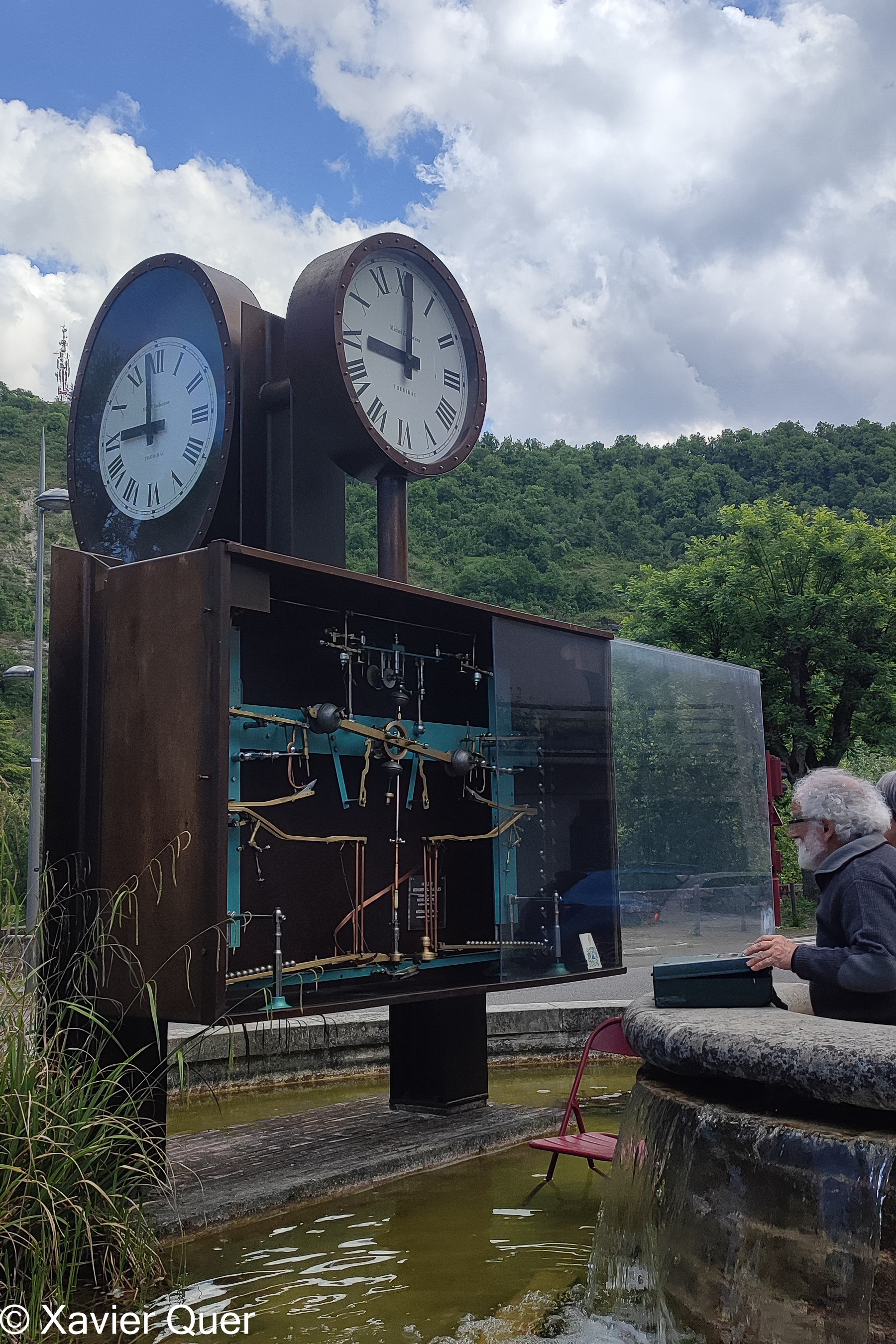 Rellotge de boles de Michel Zachariou, Cahors, Lot, França