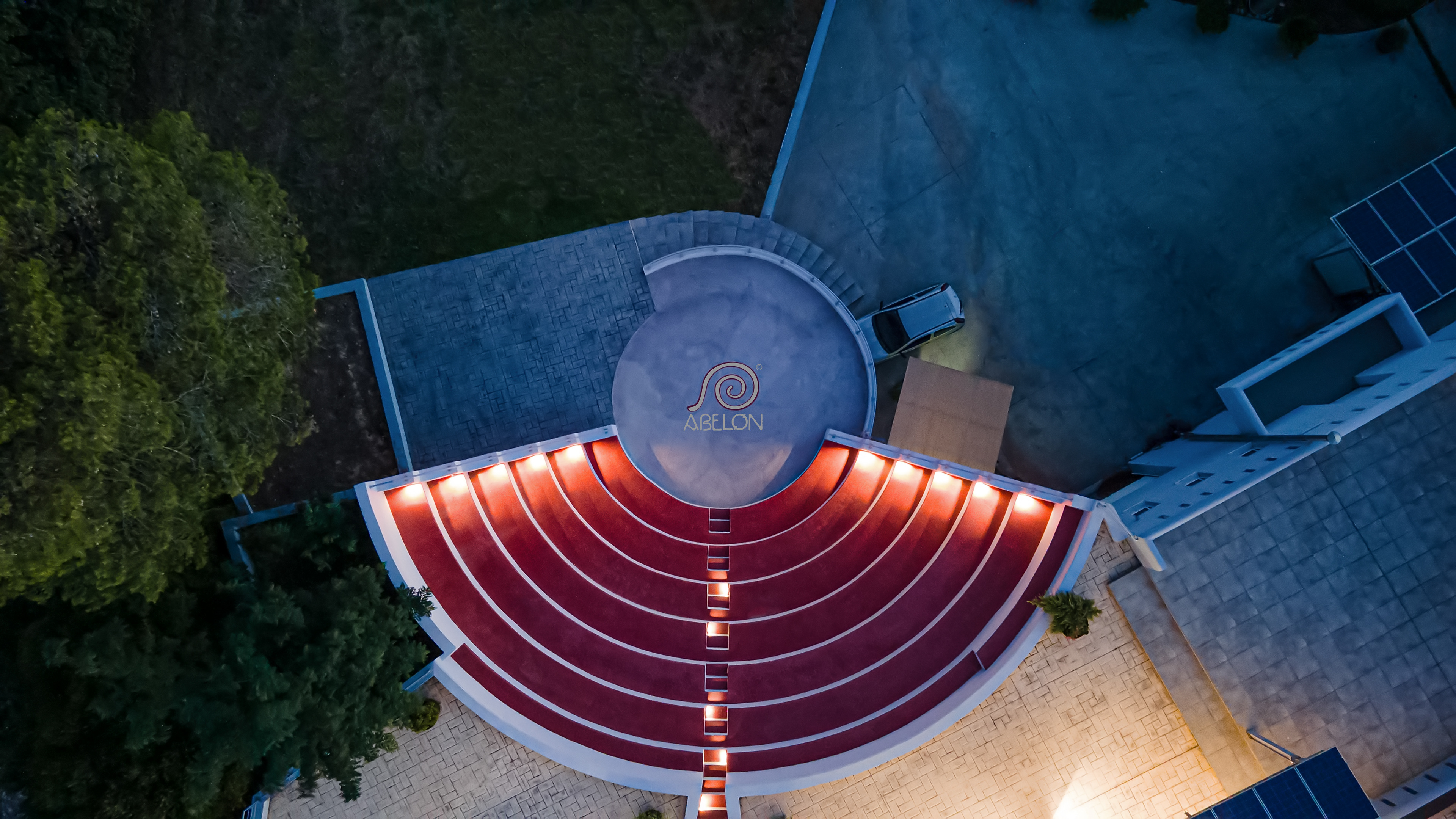 THEATER