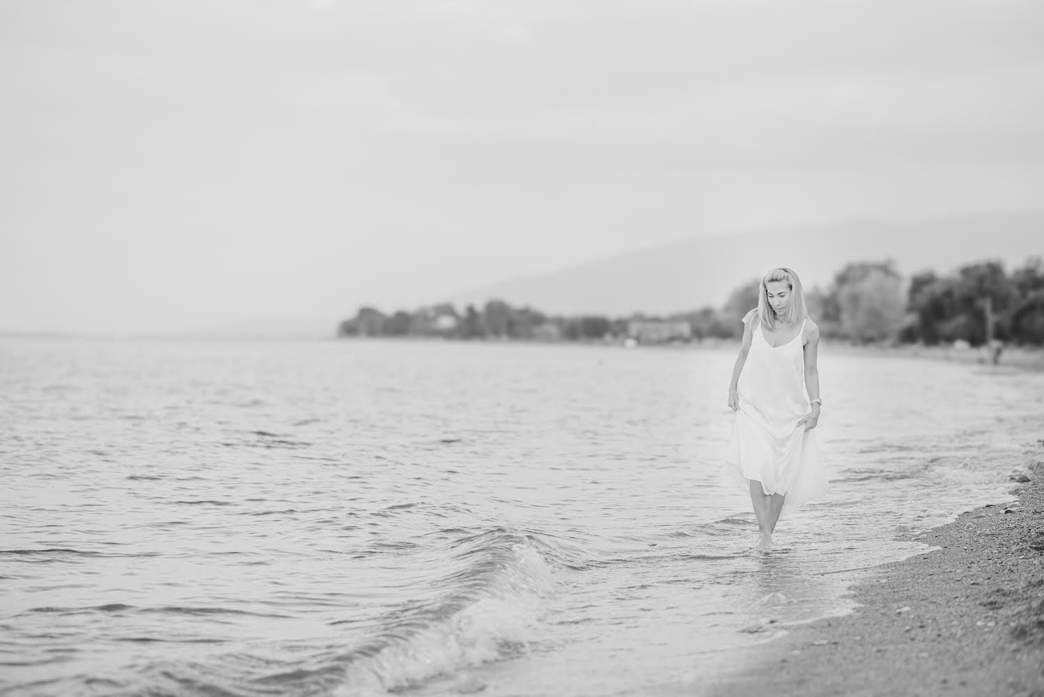 οικογενειακή φωτογράφιση σε παραλία με φυσικό φωτισμό