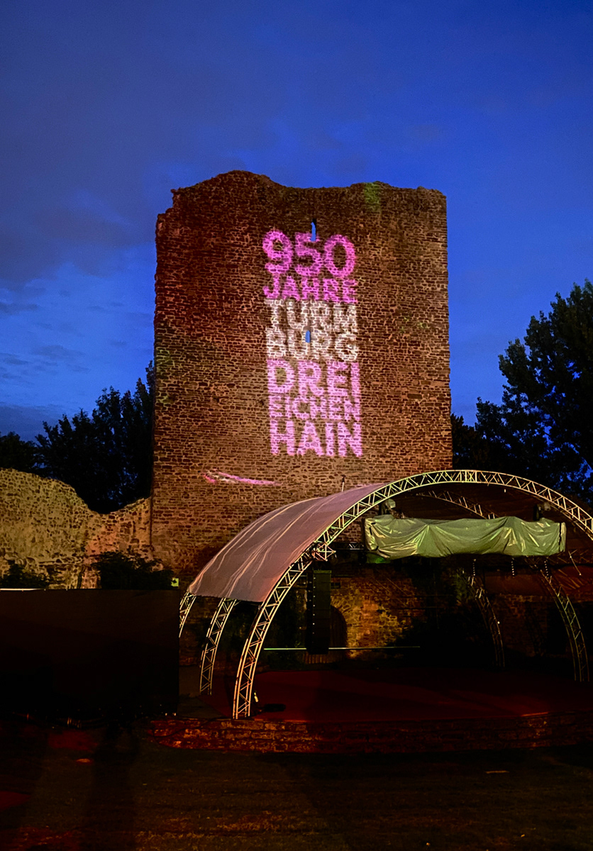 Illumination auf der Turmburgwand während der Festivitäten