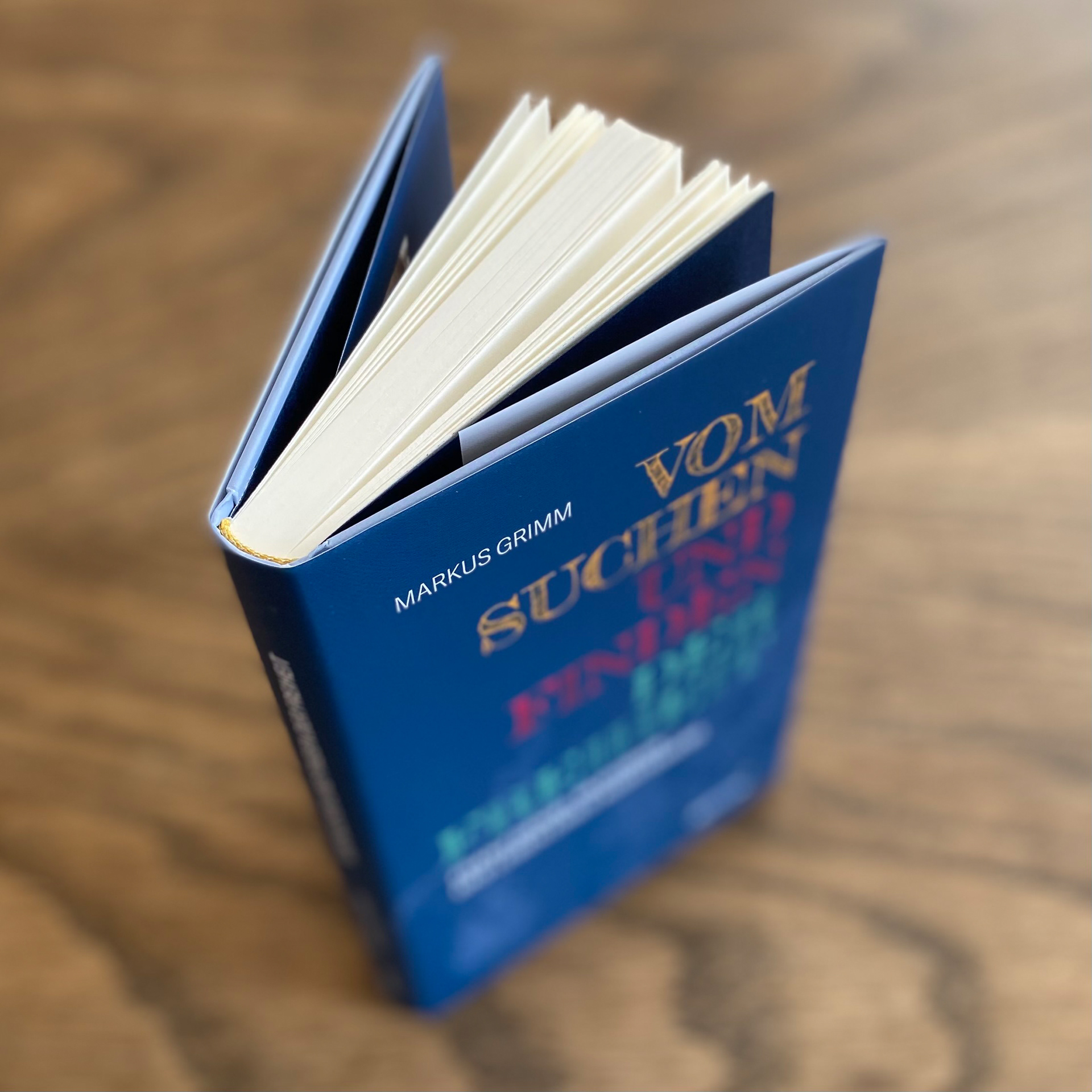 Hardcover mit Schutzumschlag