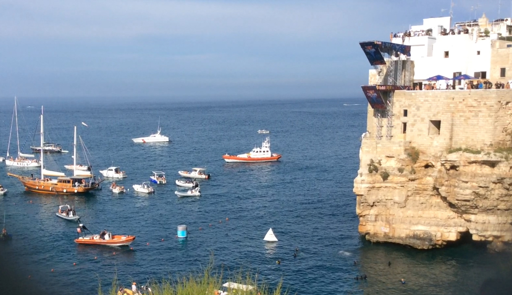 cylinder rulle Viva andrea guerriero action photography - Red Bull Cliff Diving Polignano 2019