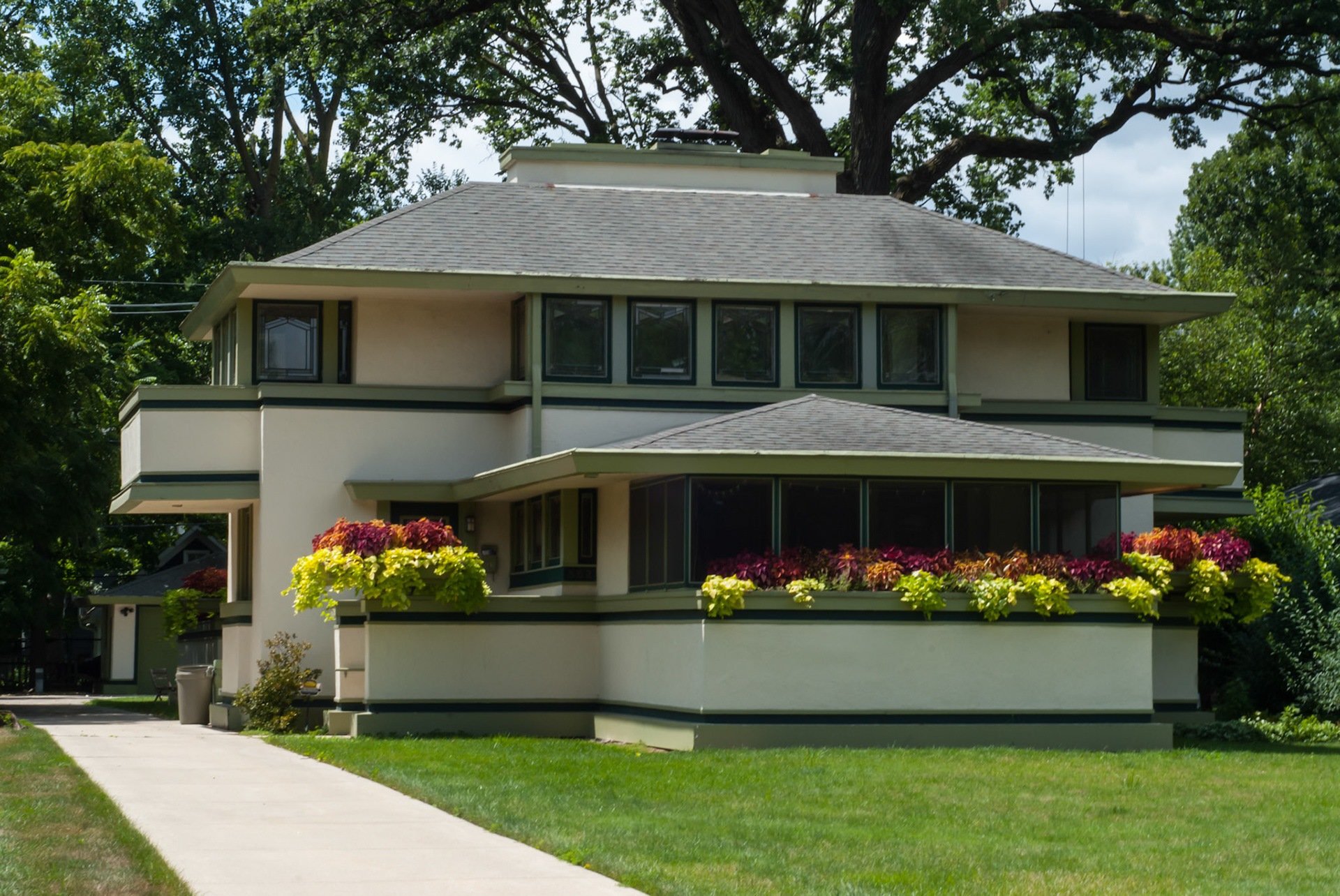 J. Kibben Ingalls House In River Forest, Illinois 1909. Frank Lloyd Wright Architect.