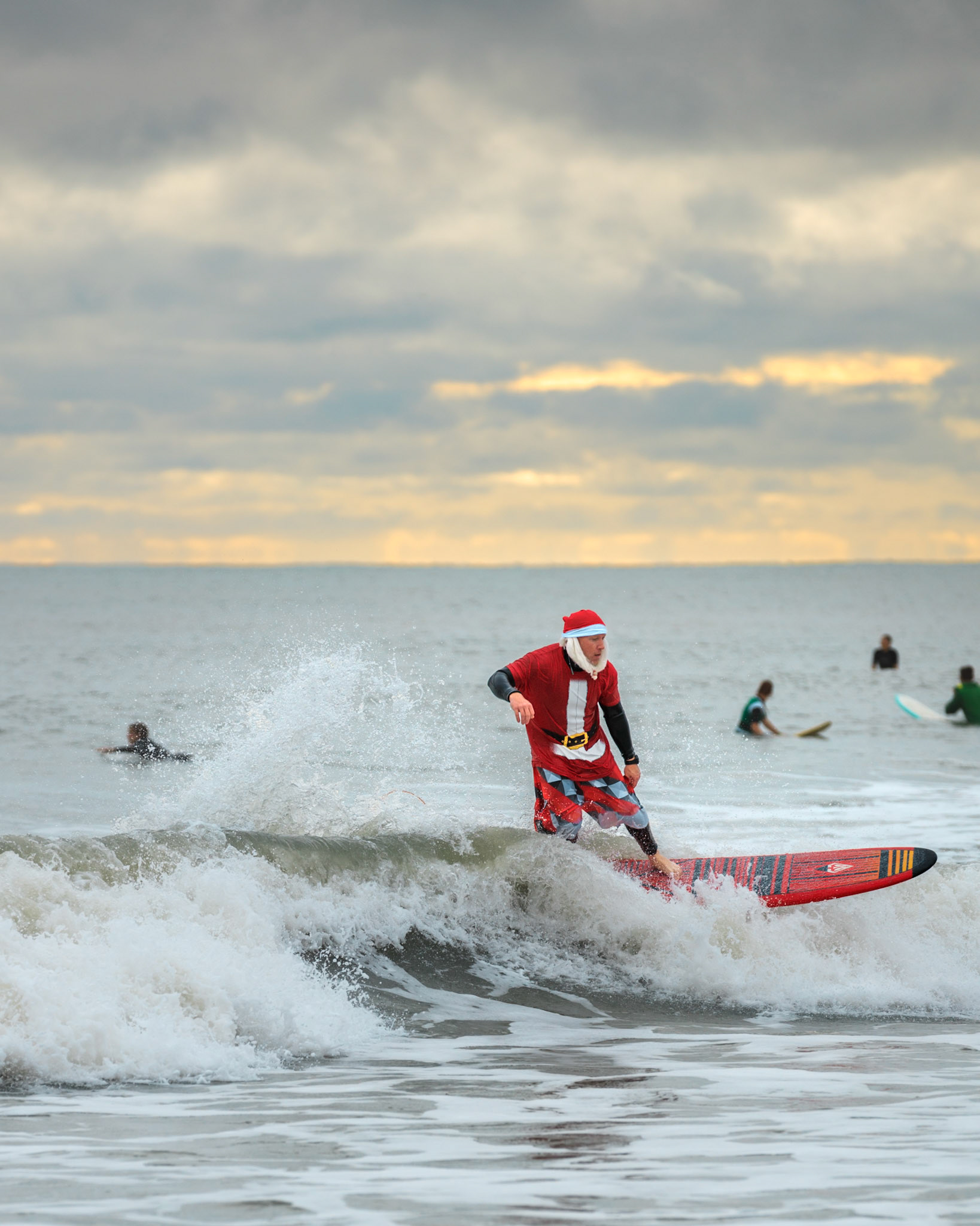 SurfingSantas_2019_