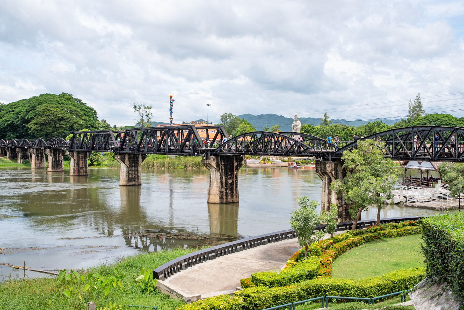 Kanchanaburi - the bridge on the river Kwai