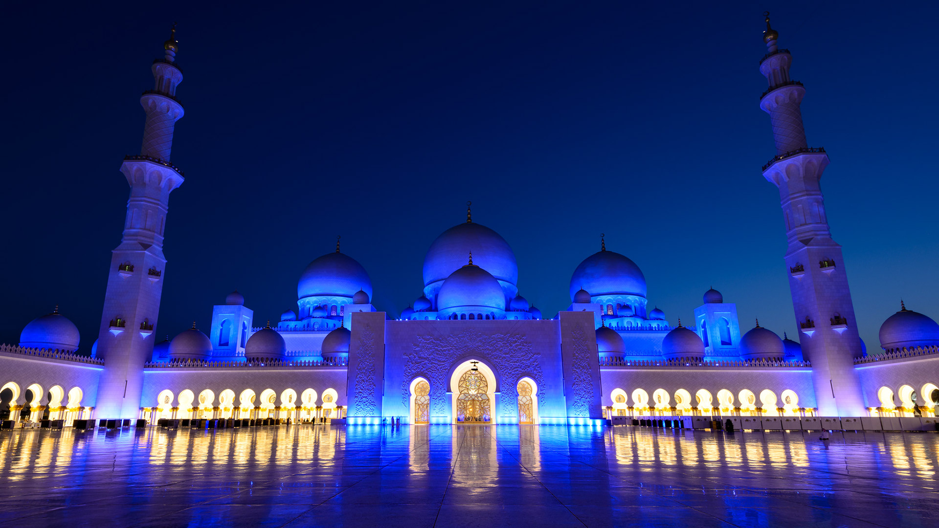 Sheikh Zayed Mosque at Night - Abu Dhabi, UAE