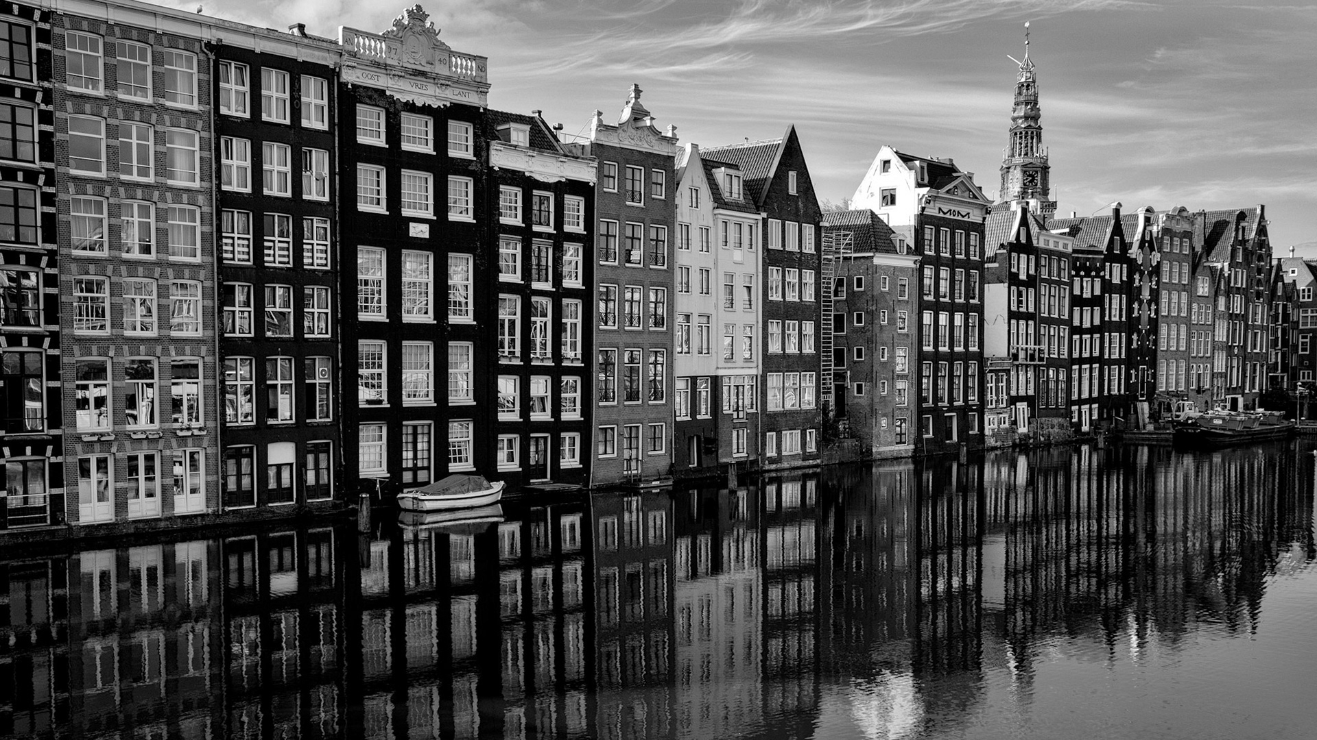 Damrak - Amsterdam, Netherlands