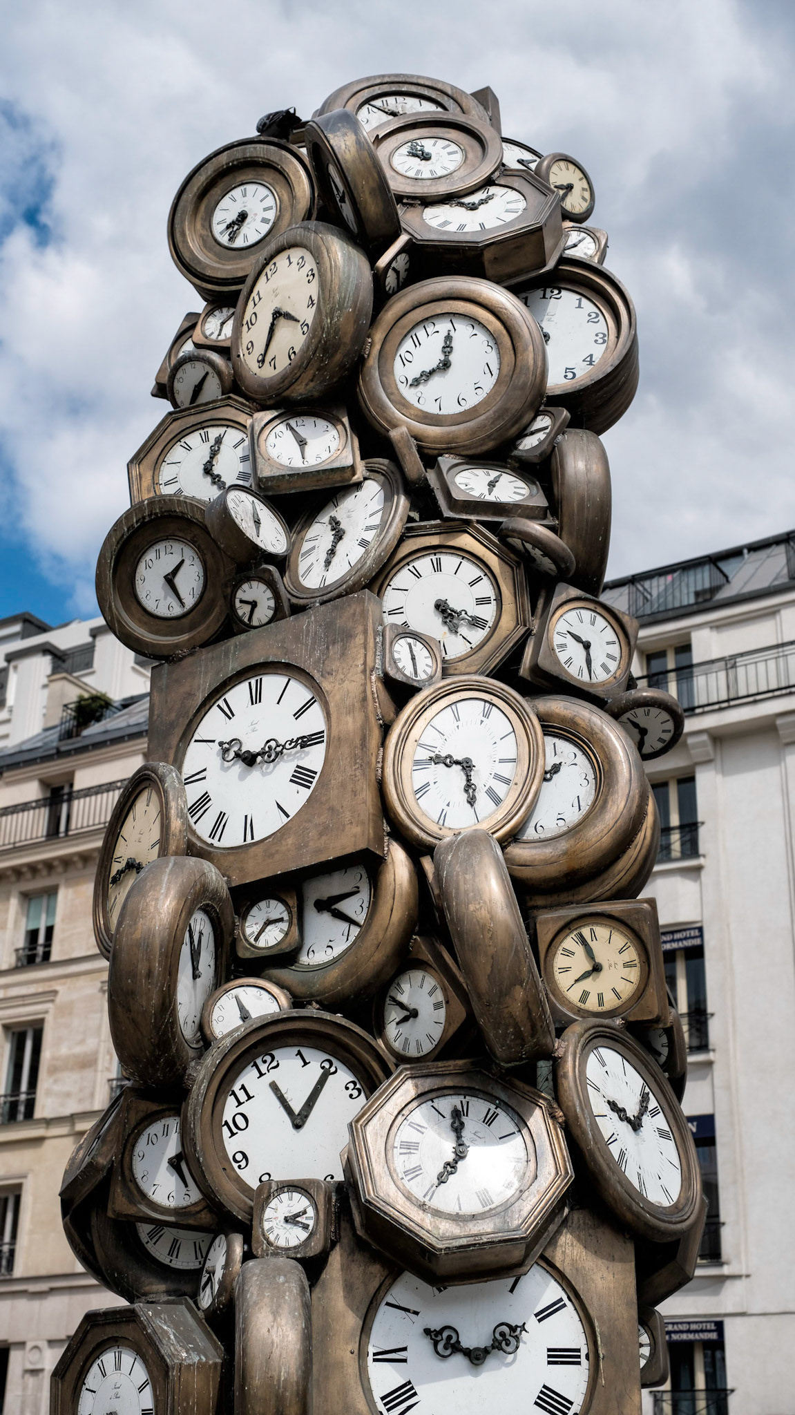 Horloges, Parc des Rives de Seine - Paris, France
