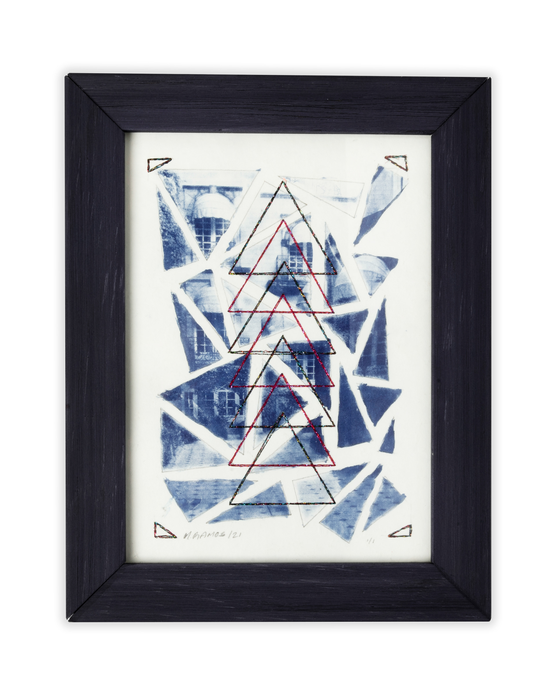 Triángulos. Cianotipia sobre papel con hilo metálico.