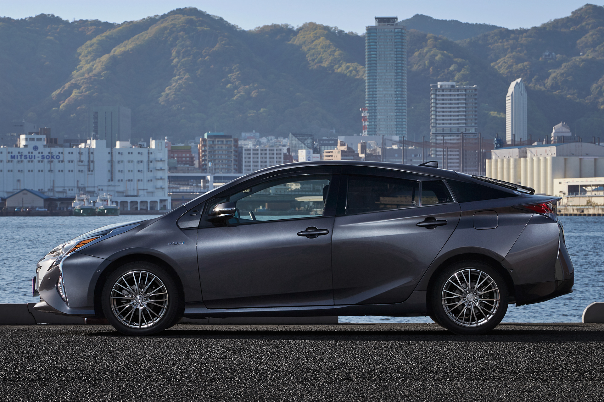 TOYOTA PRIUS 六甲アイランド埠頭